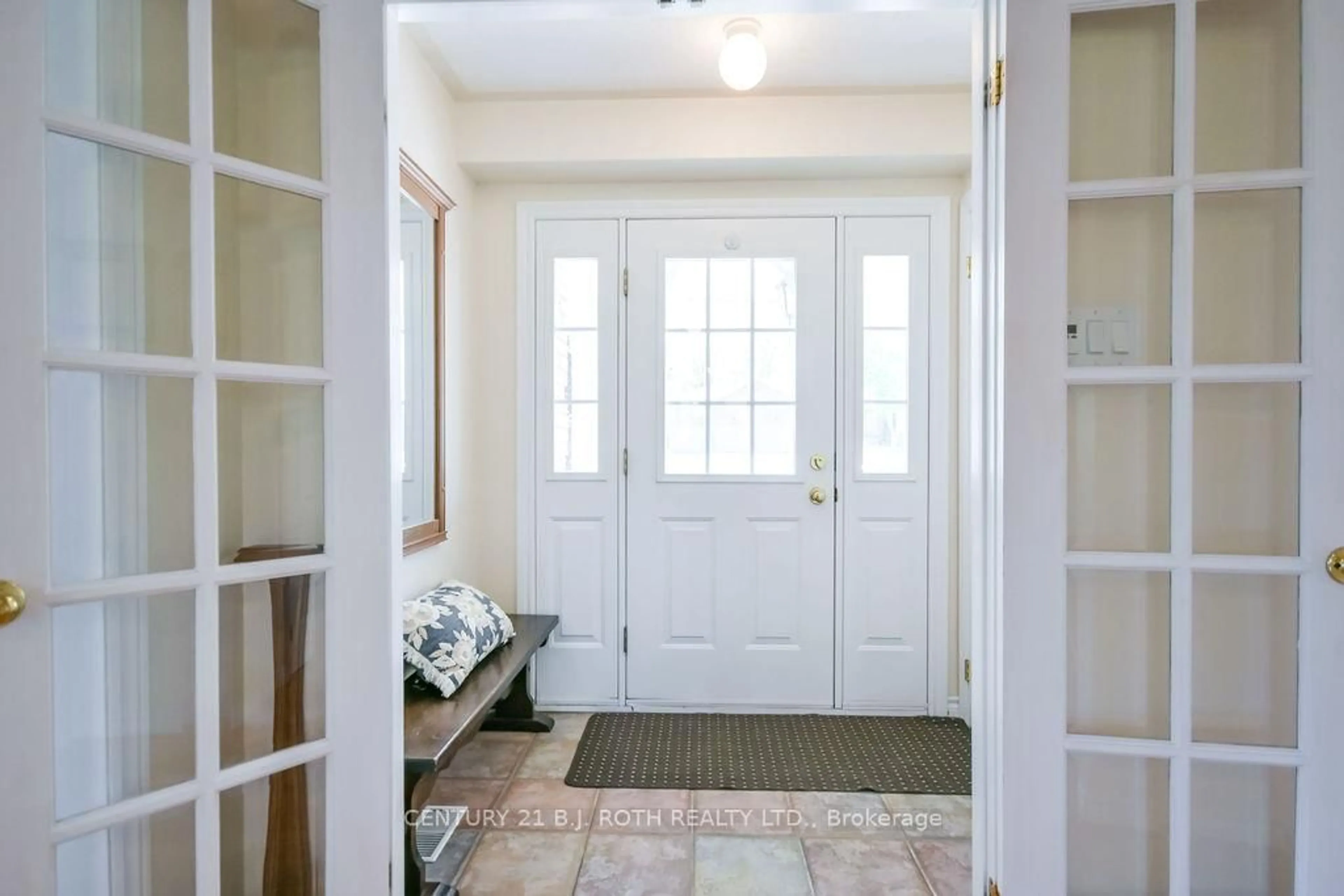 Indoor entryway for 20 Boyd Cres, Oro-Medonte Ontario L0K 1N0
