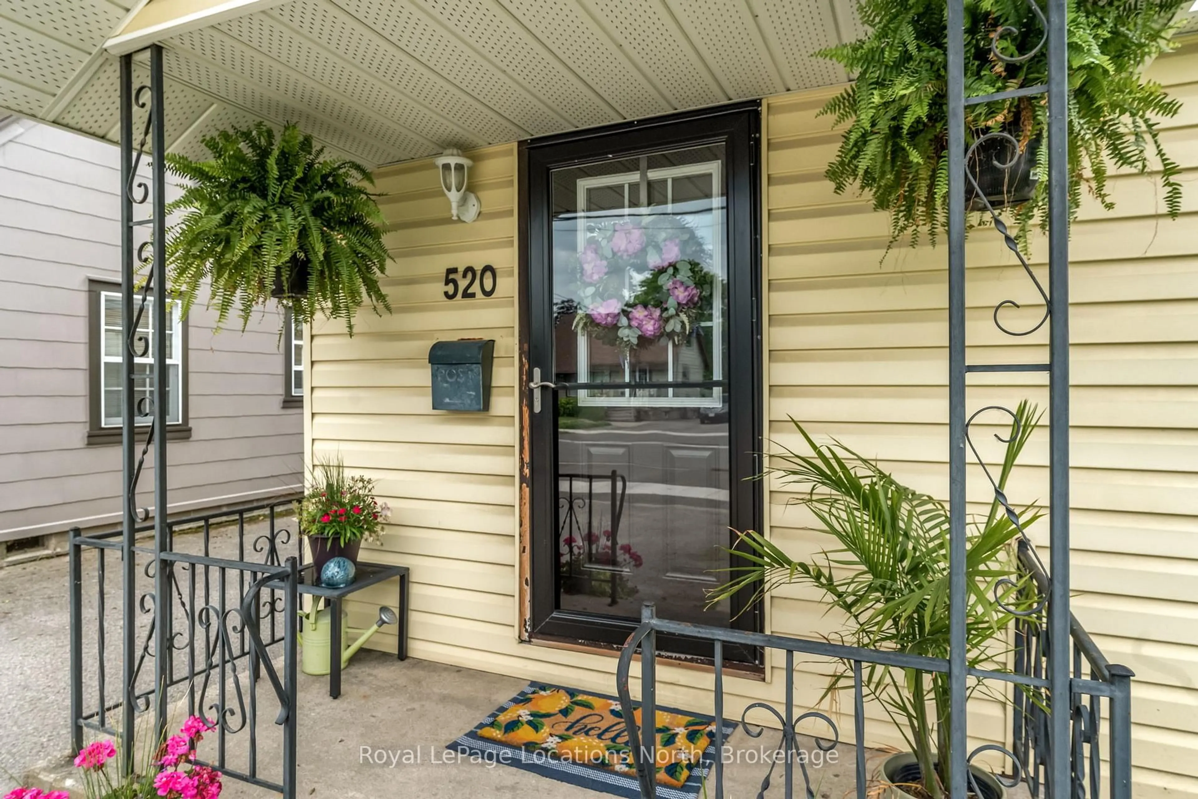 Unknown for 520 Maple St, Collingwood Ontario L9Y 2S5