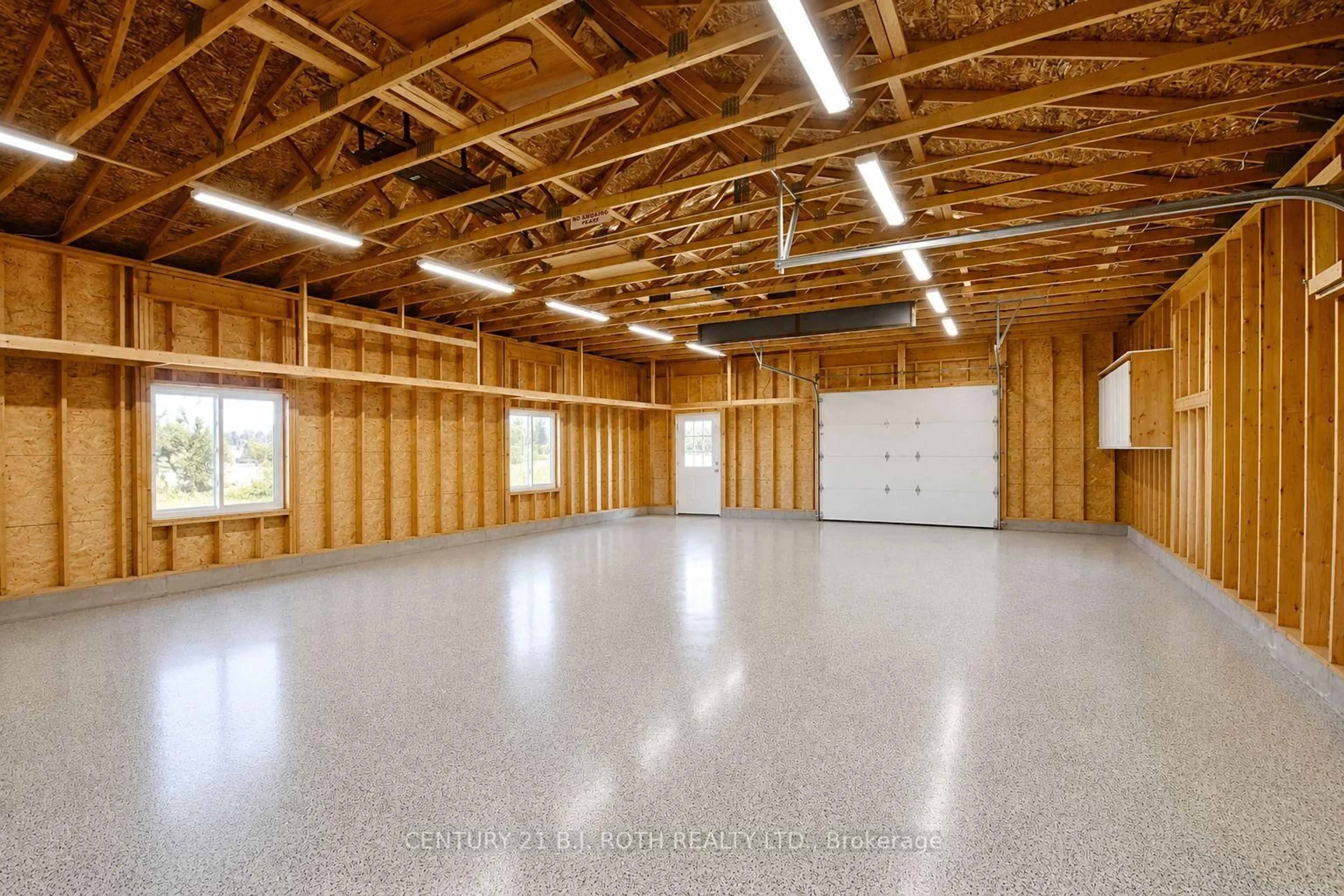 Indoor garage for 70 12 Line, Oro-Medonte Ontario L0L 1T0