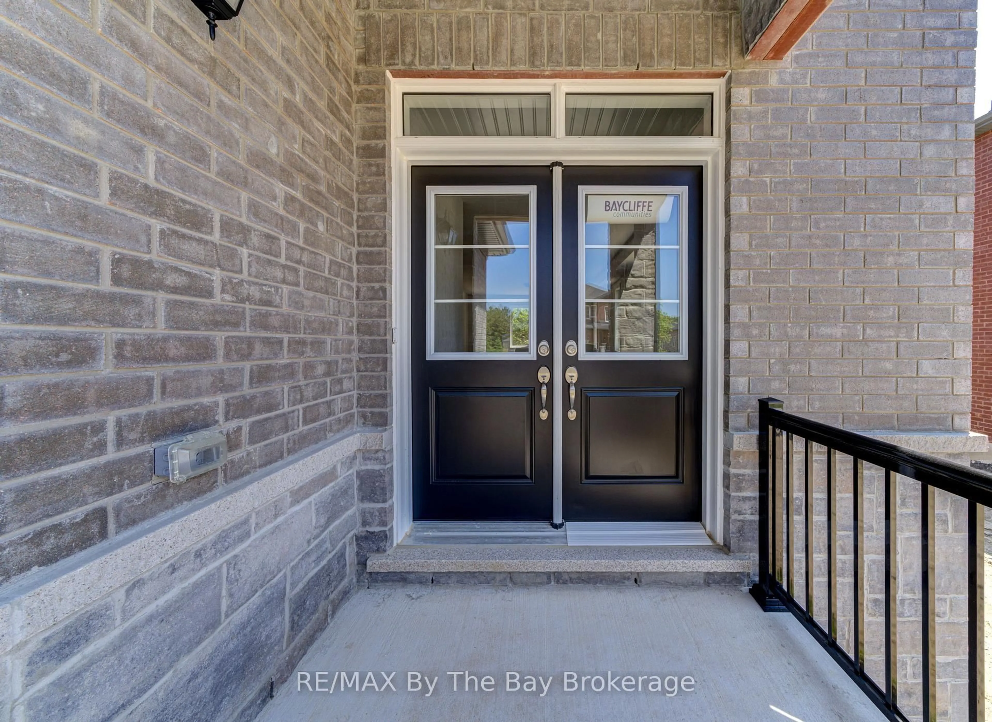 Indoor entryway for 3 Misty Ridge Rd, Wasaga Beach Ontario L9Z 0R8