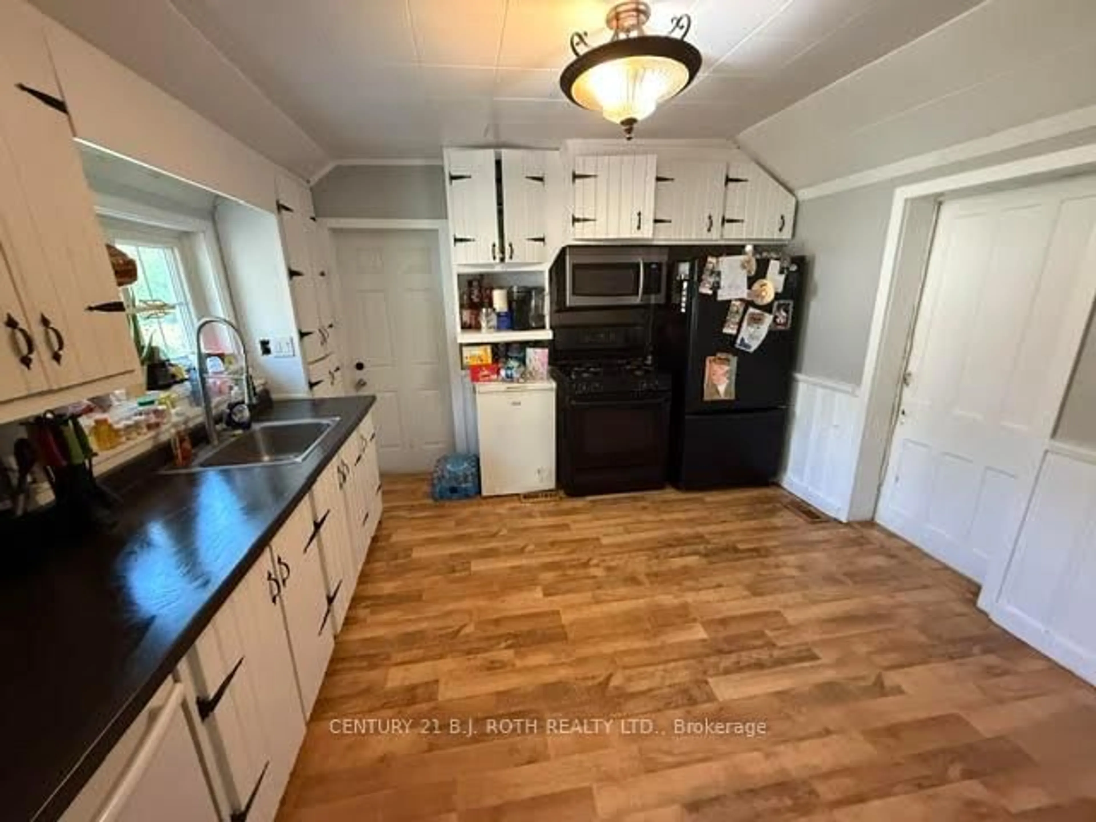 Unknown for 28 Caroline St, Barrie Ontario L4N 2S3
