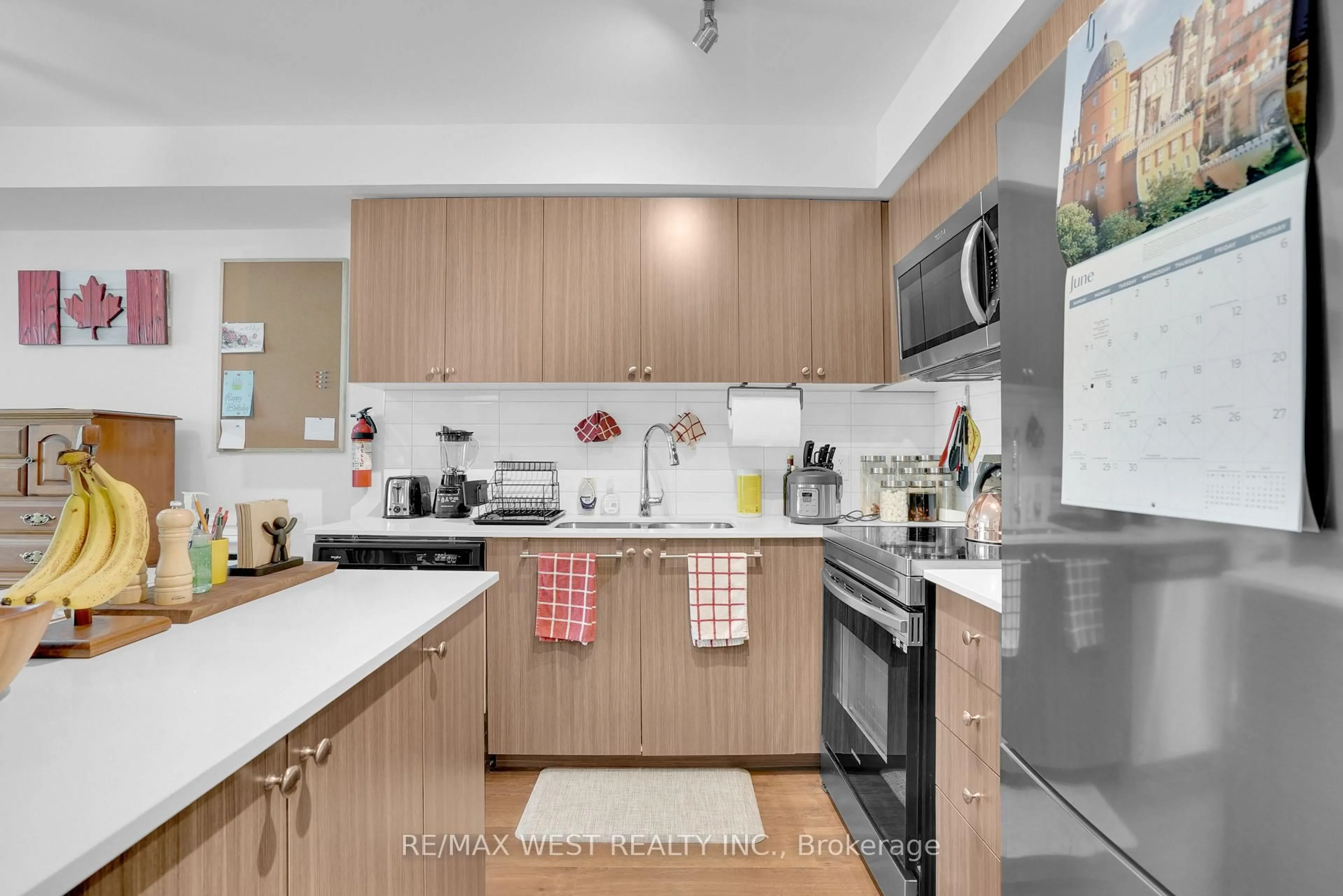 Standard kitchen, unknown for 58 Lakeside Terr #216, Barrie Ontario L4M 0L5