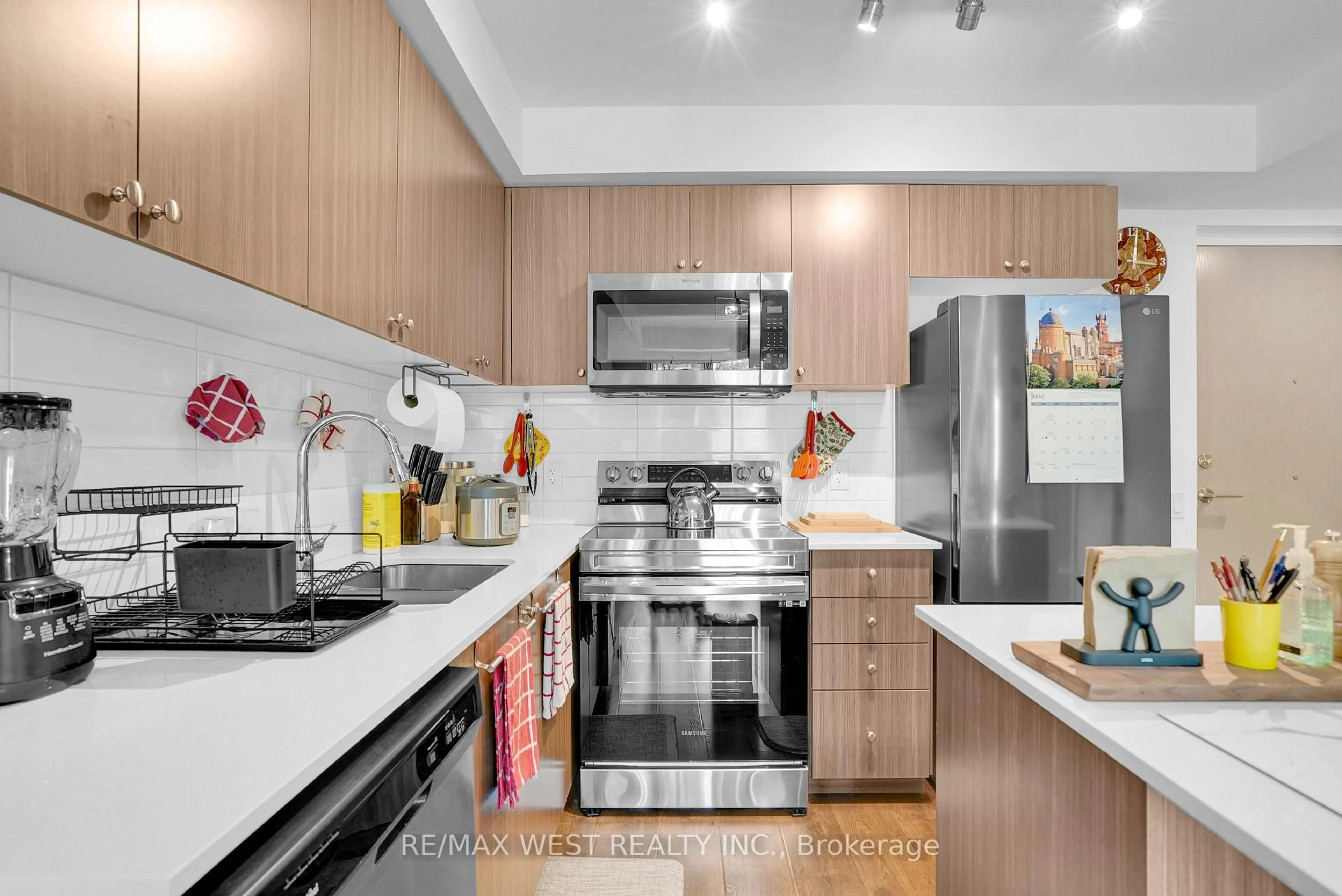 Unknown for 58 Lakeside Terr #216, Barrie Ontario L4M 0L5
