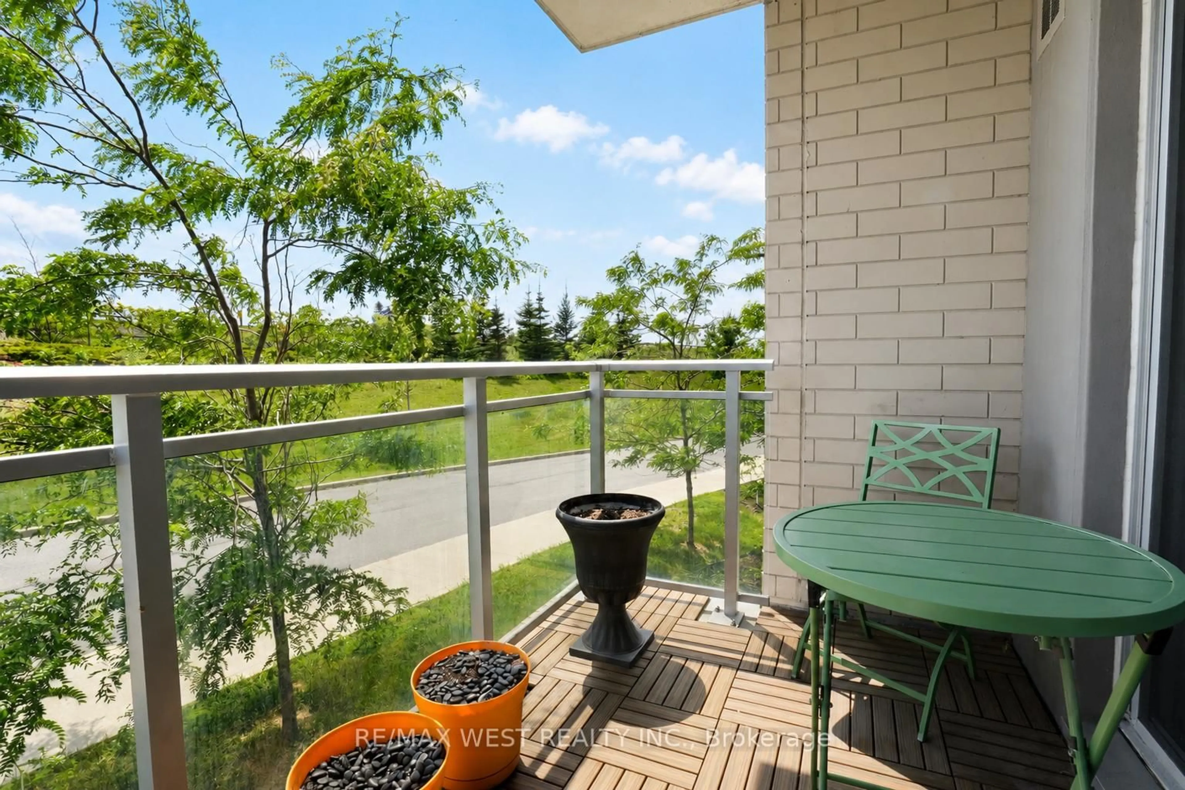 Patio, water/lake/river/ocean view for 58 Lakeside Terr #216, Barrie Ontario L4M 0L5