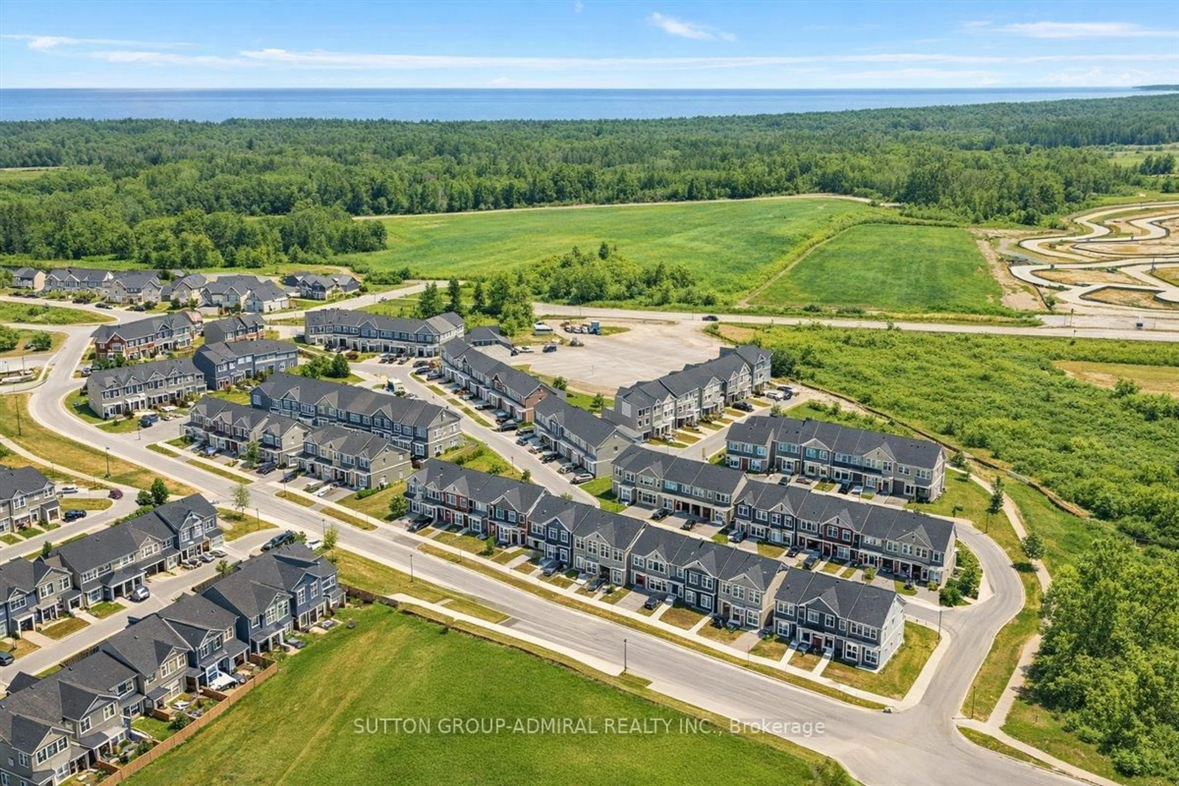 A pic from outside/outdoor area/front of a property/back of a property/a pic from drone, mountain view for 83 Shelburne Ave, Wasaga Beach Ontario L9Z 0L2