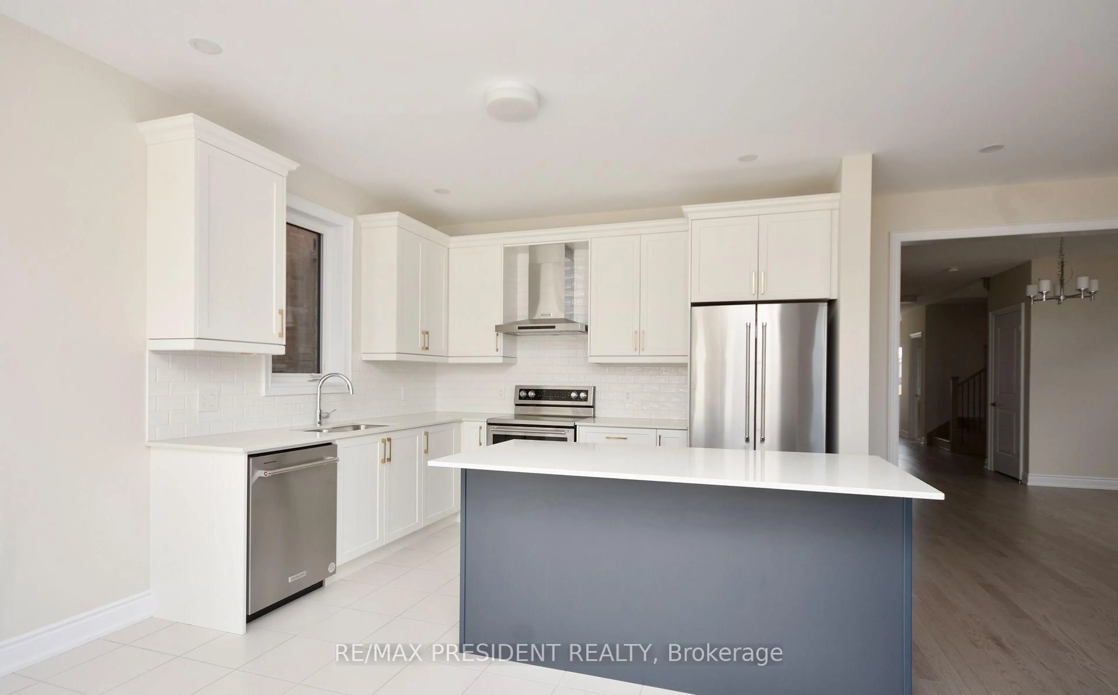 Open concept kitchen, unknown for 85 Bearberry Rd, Springwater Ontario L0L 1Y3