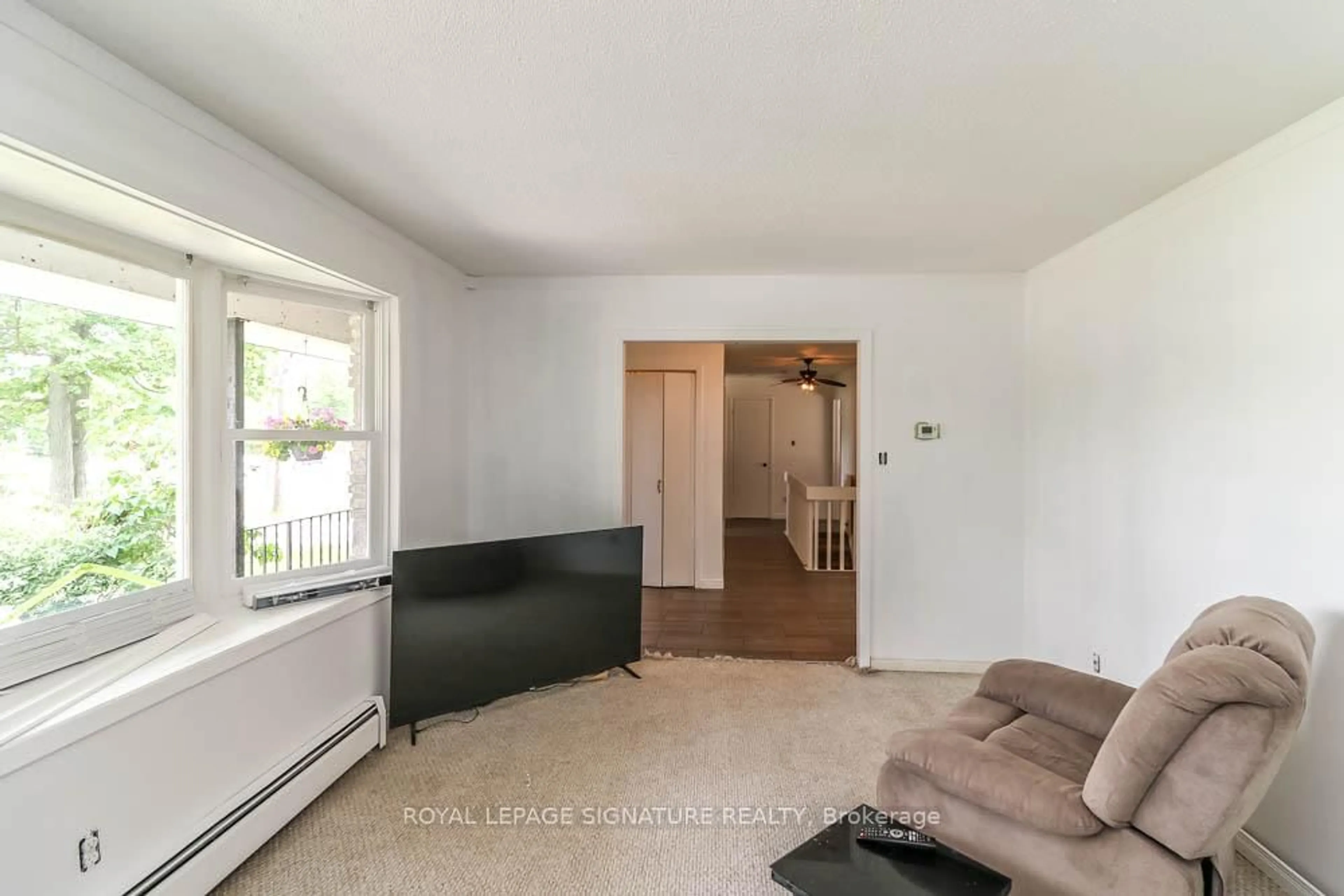 A pic of a room for 1729 Mosley St, Wasaga Beach Ontario L9Z 1Z8