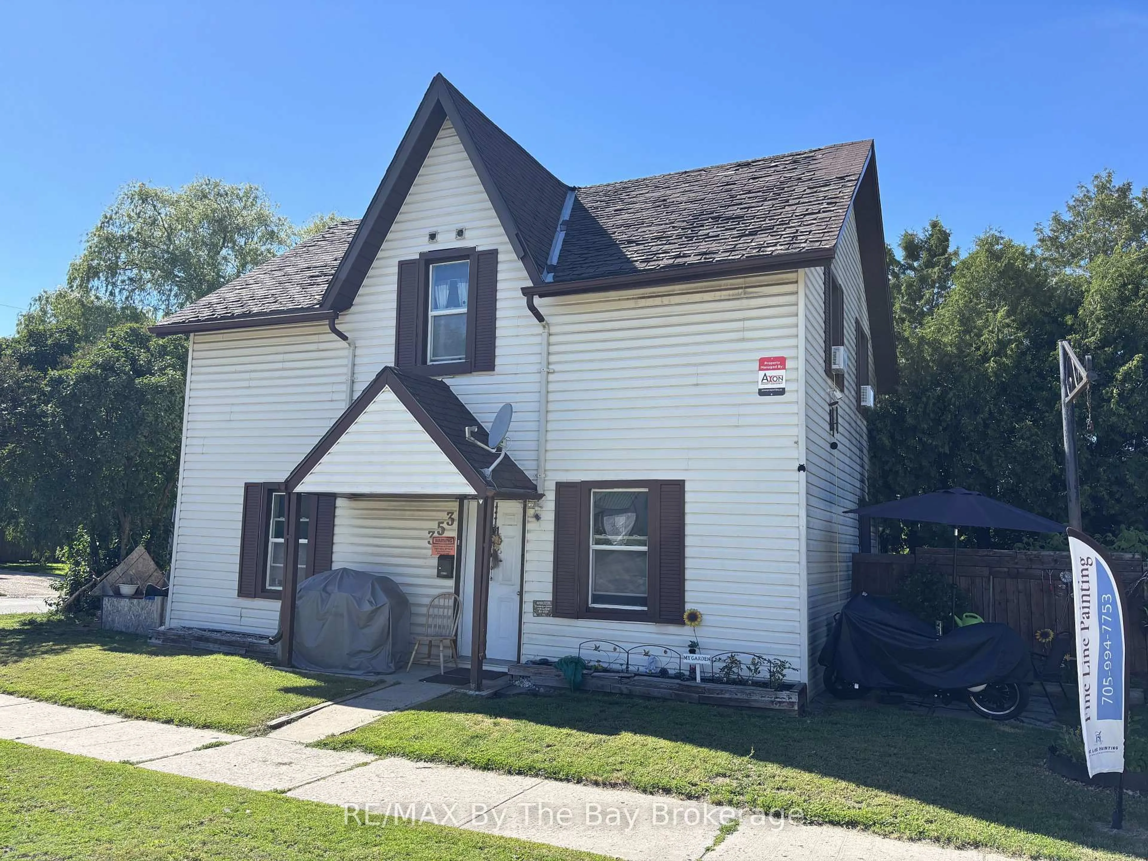 Home with brick exterior material, street for 353 Ontario St, Collingwood Ontario L9Y 1N5