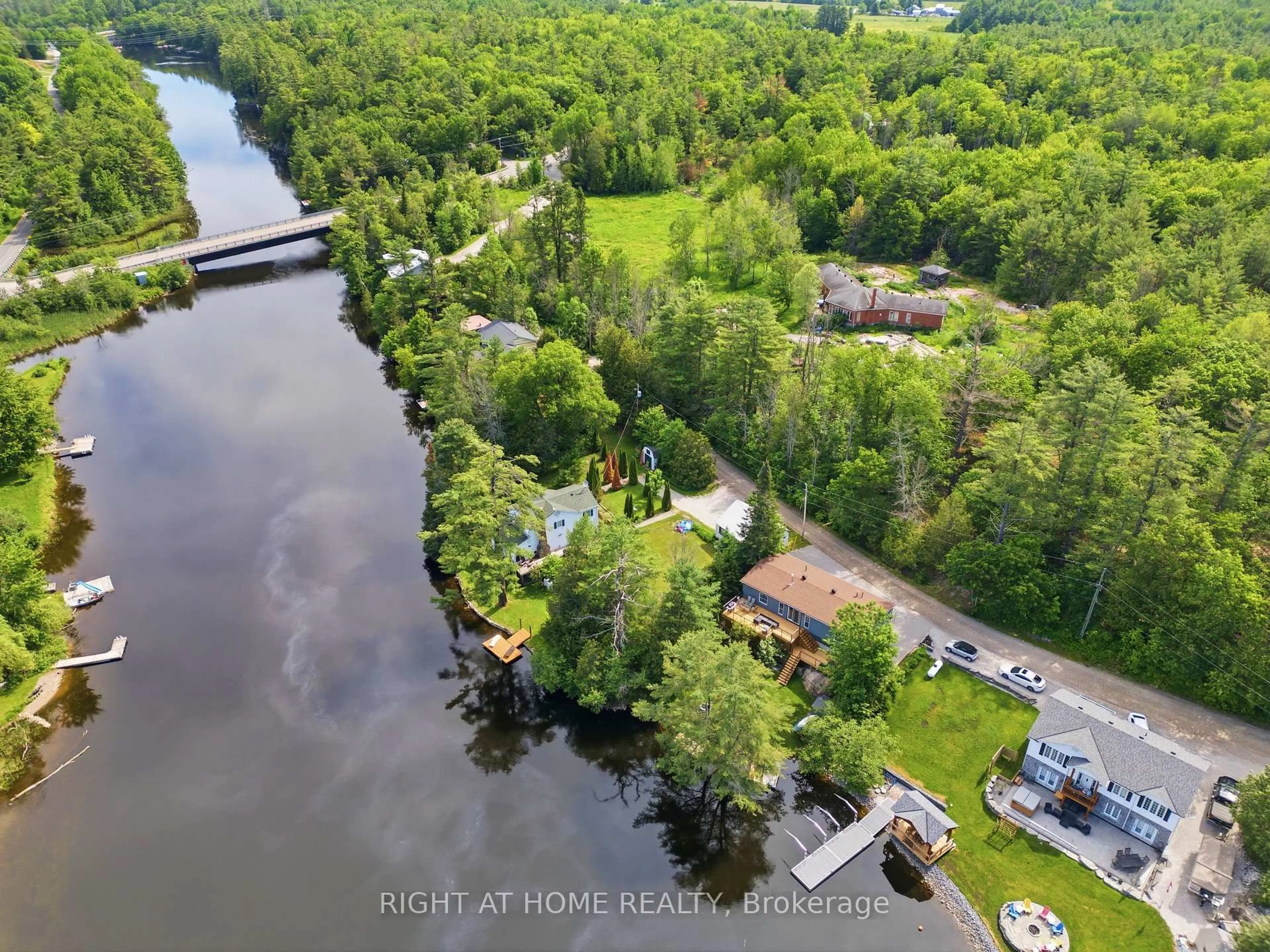 A pic from outside/outdoor area/front of a property/back of a property/a pic from drone, water/lake/river/ocean view for 8168 Laidlaw Ave, Ramara Ontario L0K 2B0