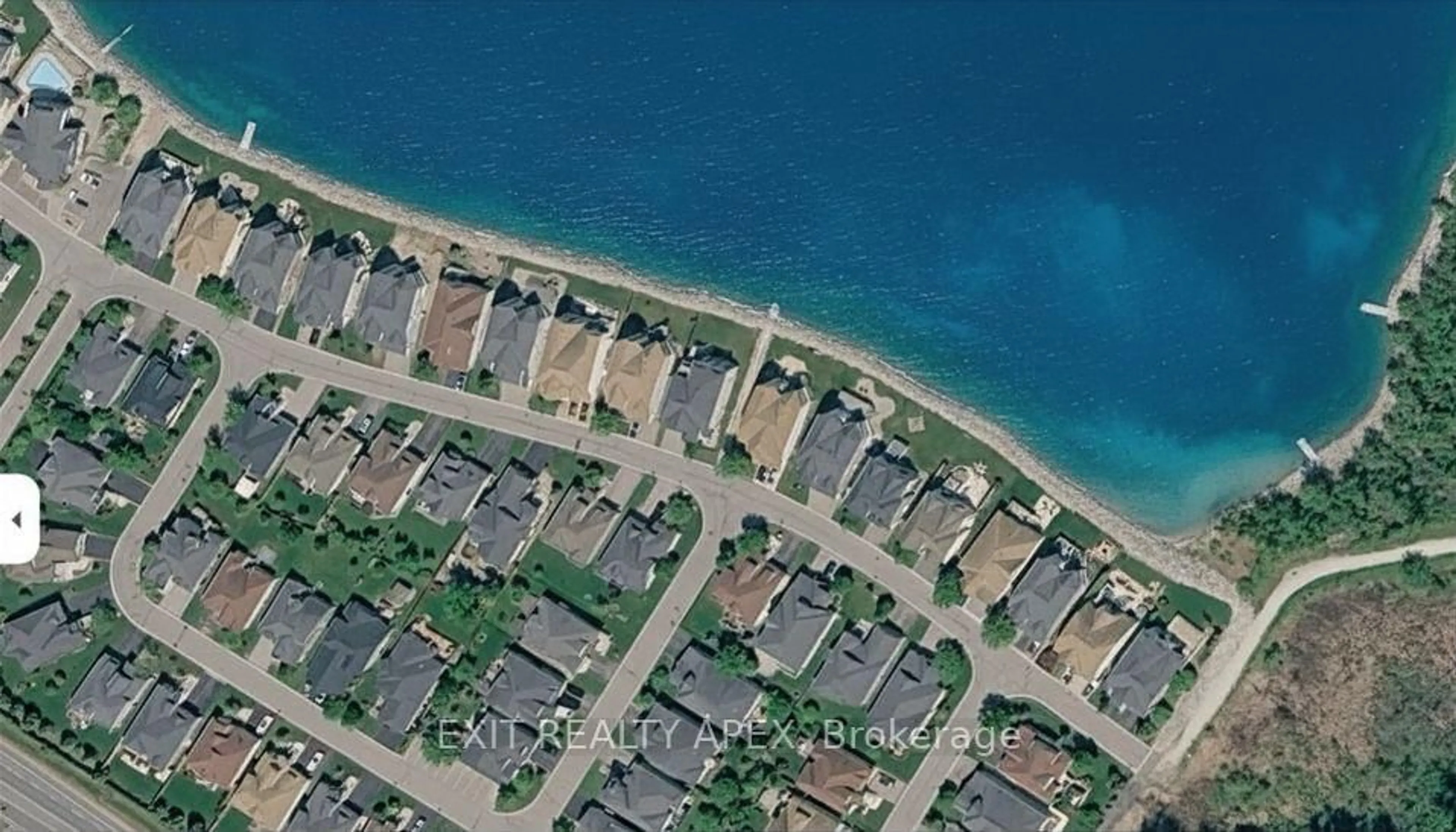 A pic from outside/outdoor area/front of a property/back of a property/a pic from drone, water/lake/river/ocean view for 5 Canoe Road Rd, Wasaga Beach Ontario L9Z 0E9