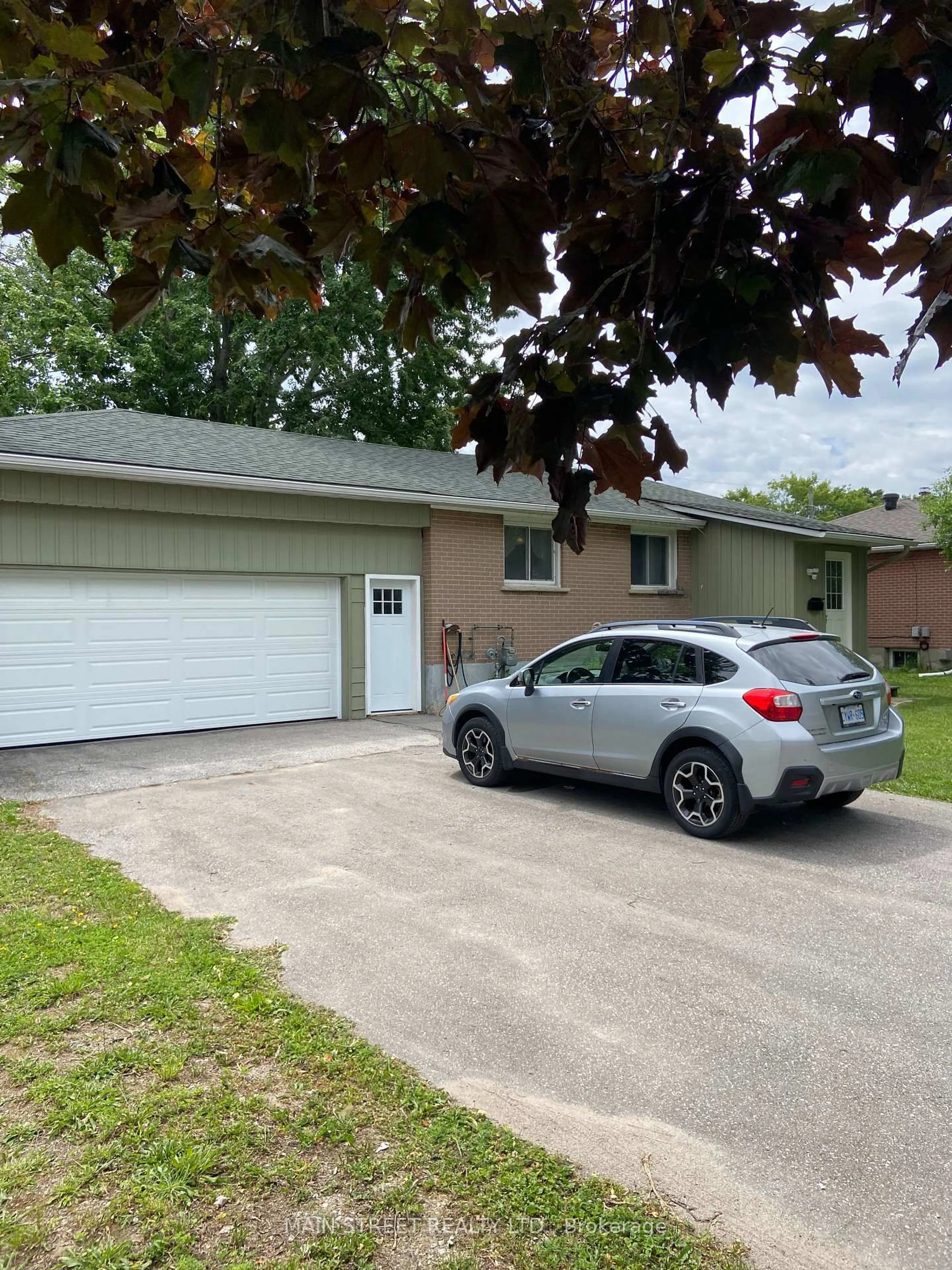 Unknown for 329 James St, Orillia Ontario L3V 1M4