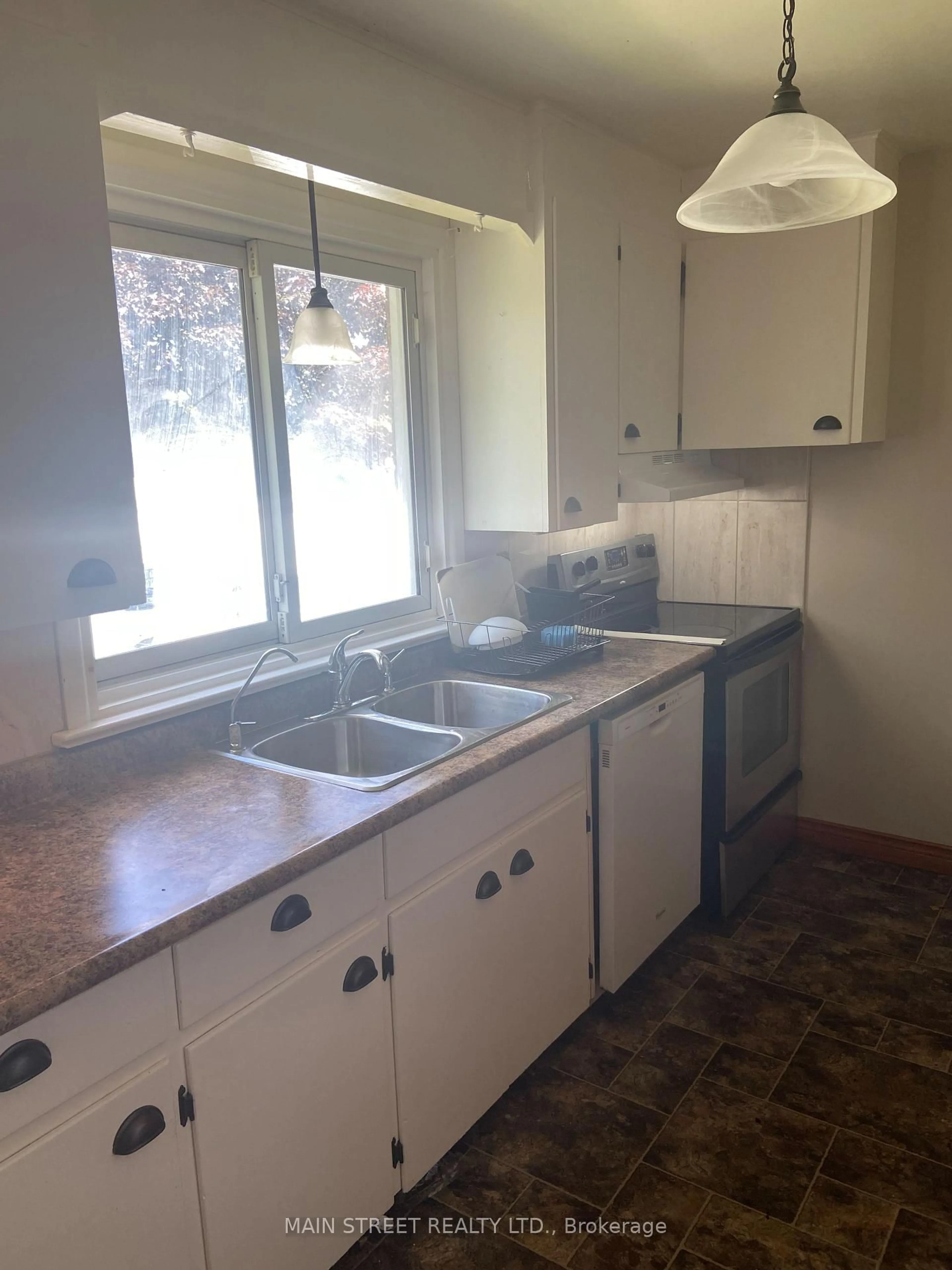 Standard kitchen, unknown for 329 James St, Orillia Ontario L3V 1M4