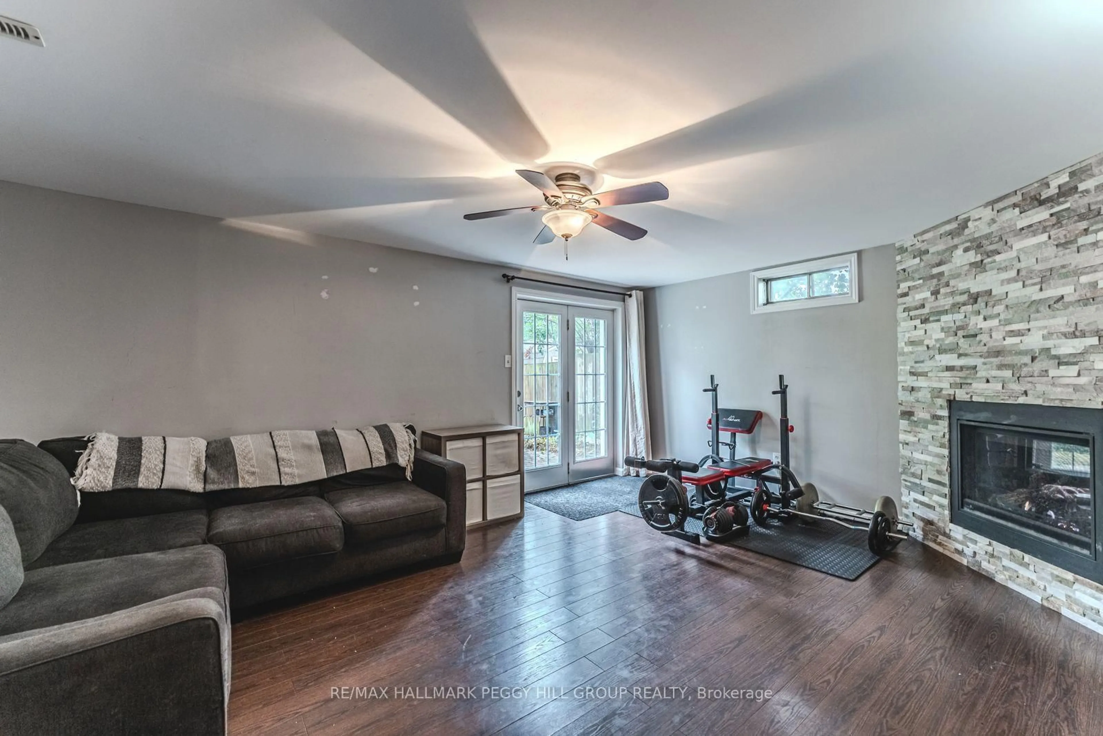 Living room with furniture, unknown for 69 Fox Ru, Barrie Ontario L4N 5L6