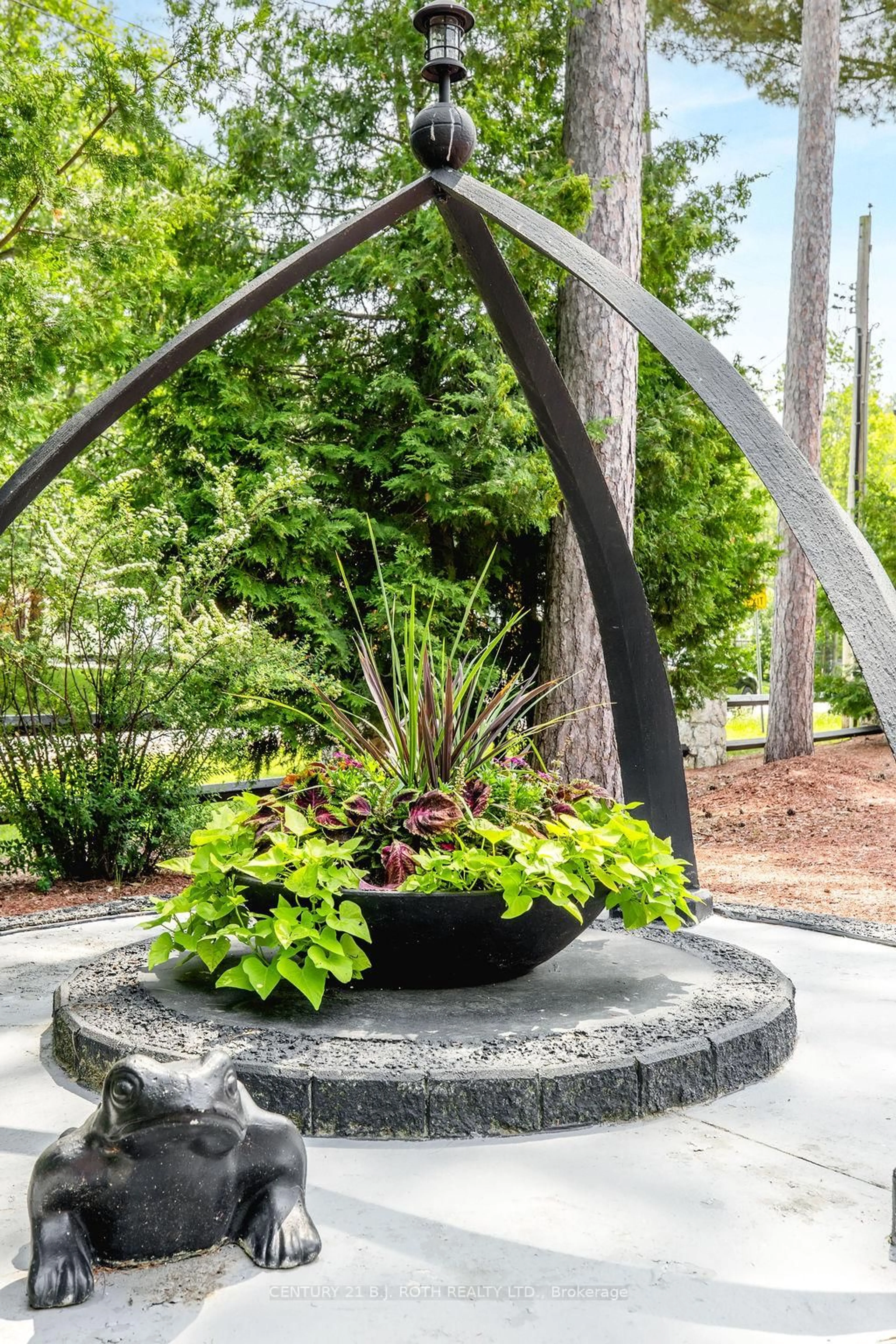 Patio, unknown for 31 Robern Ave, Tiny Ontario L0L 2J0