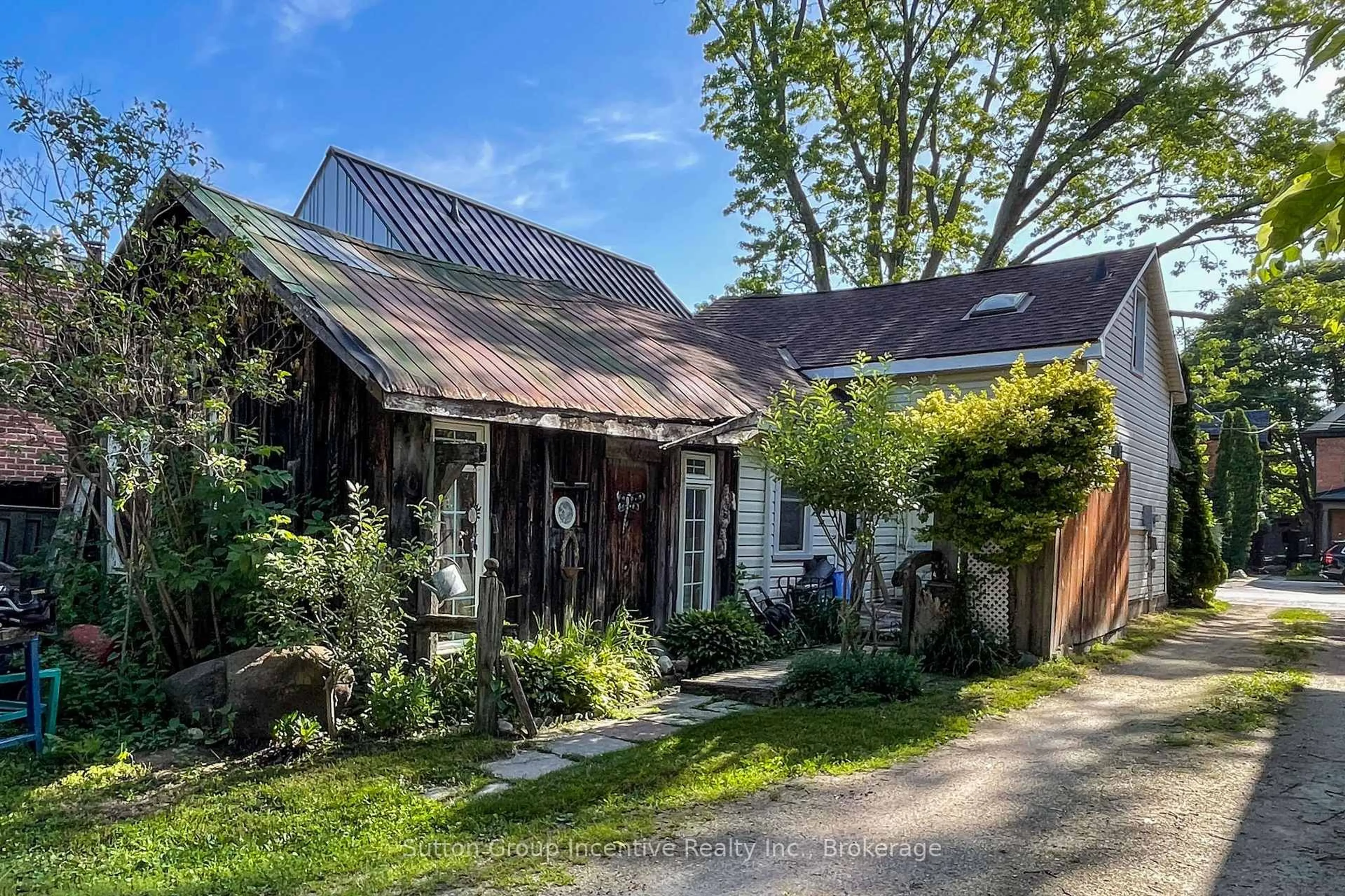 Unknown for 310 Maple St, Collingwood Ontario L9Y 2R4
