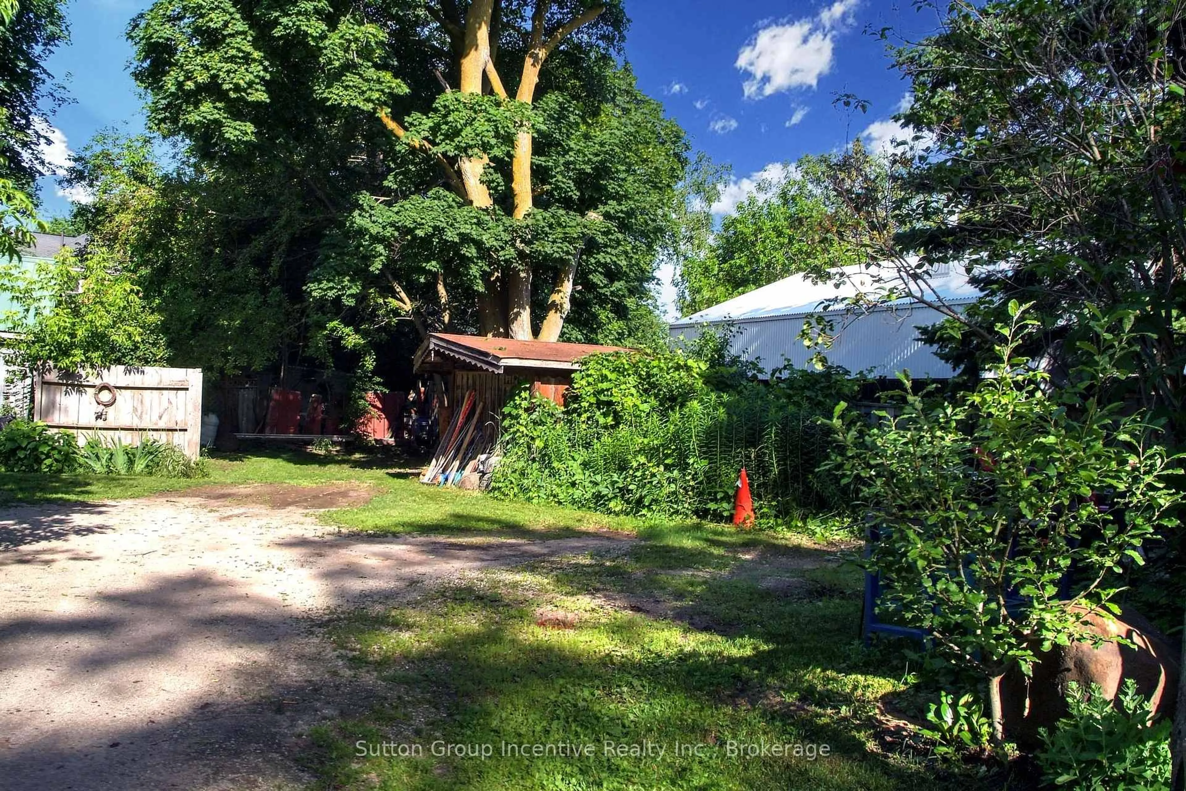 Patio, unknown for 310 Maple St, Collingwood Ontario L9Y 2R4