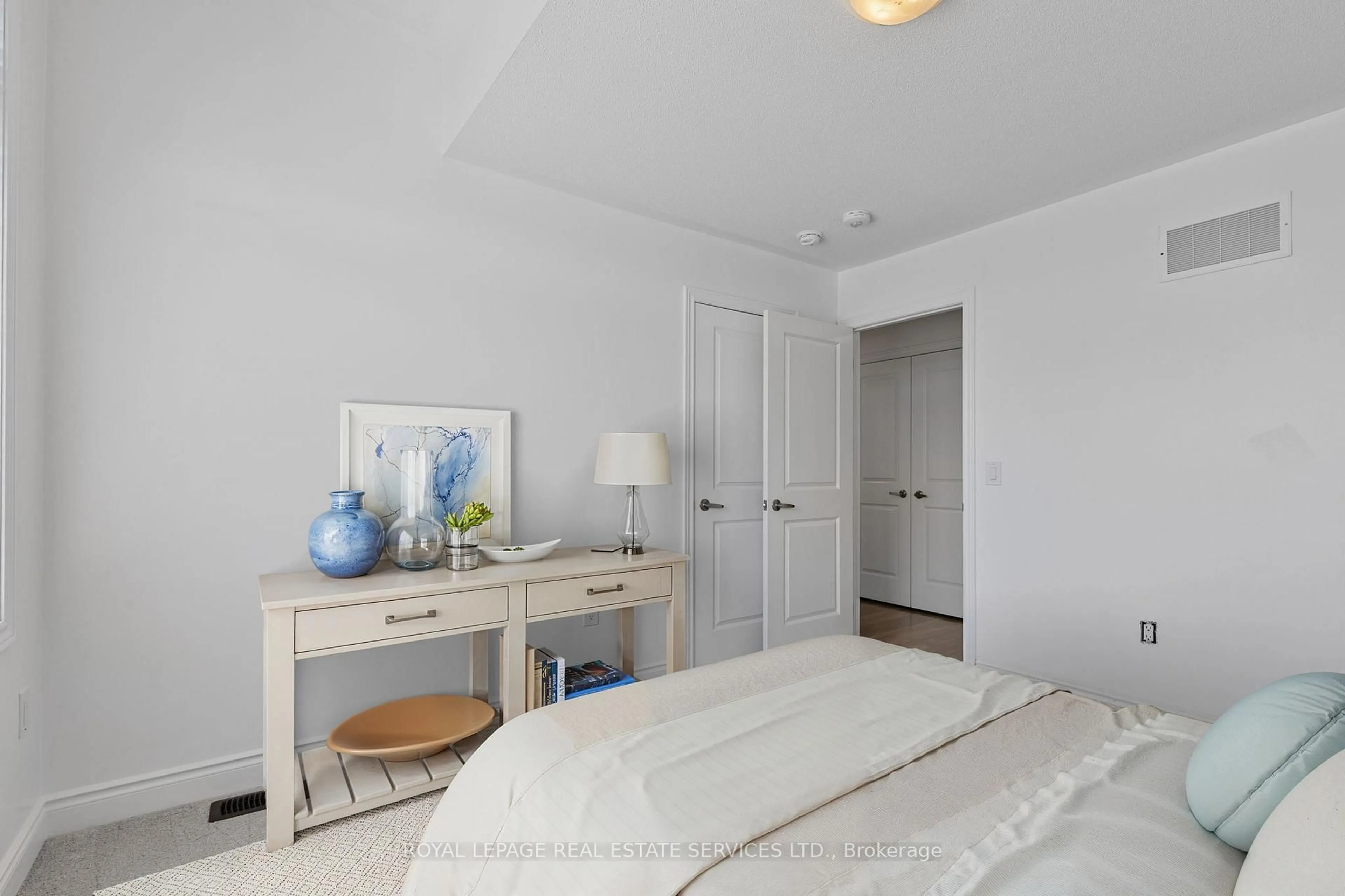 A pic of a room for 28 Union Blvd, Wasaga Beach Ontario L9Z 0M5