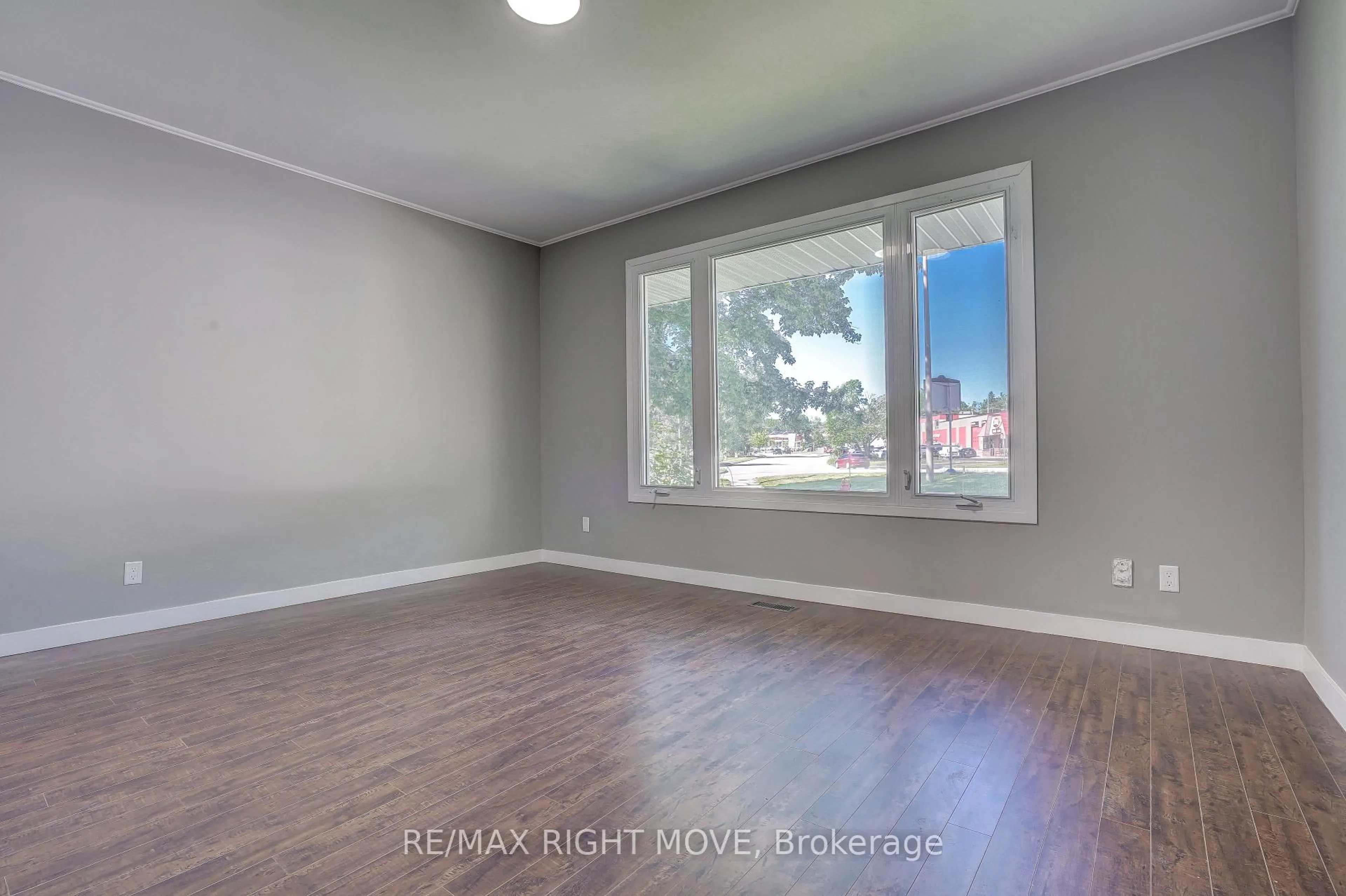 A pic of a room for 72 Dunedin St, Orillia Ontario L3V 5T5