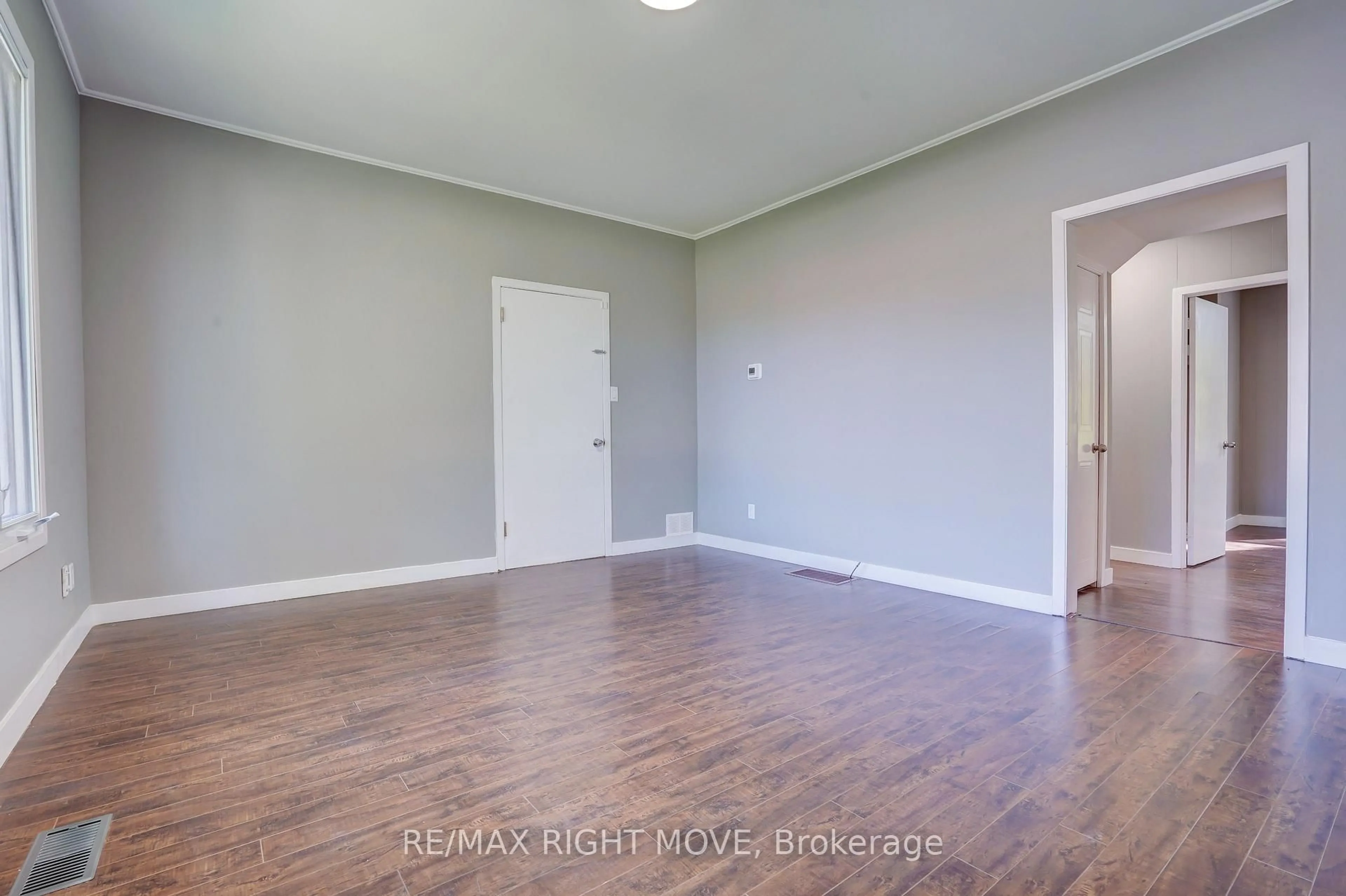 A pic of a room for 72 Dunedin St, Orillia Ontario L3V 5T5
