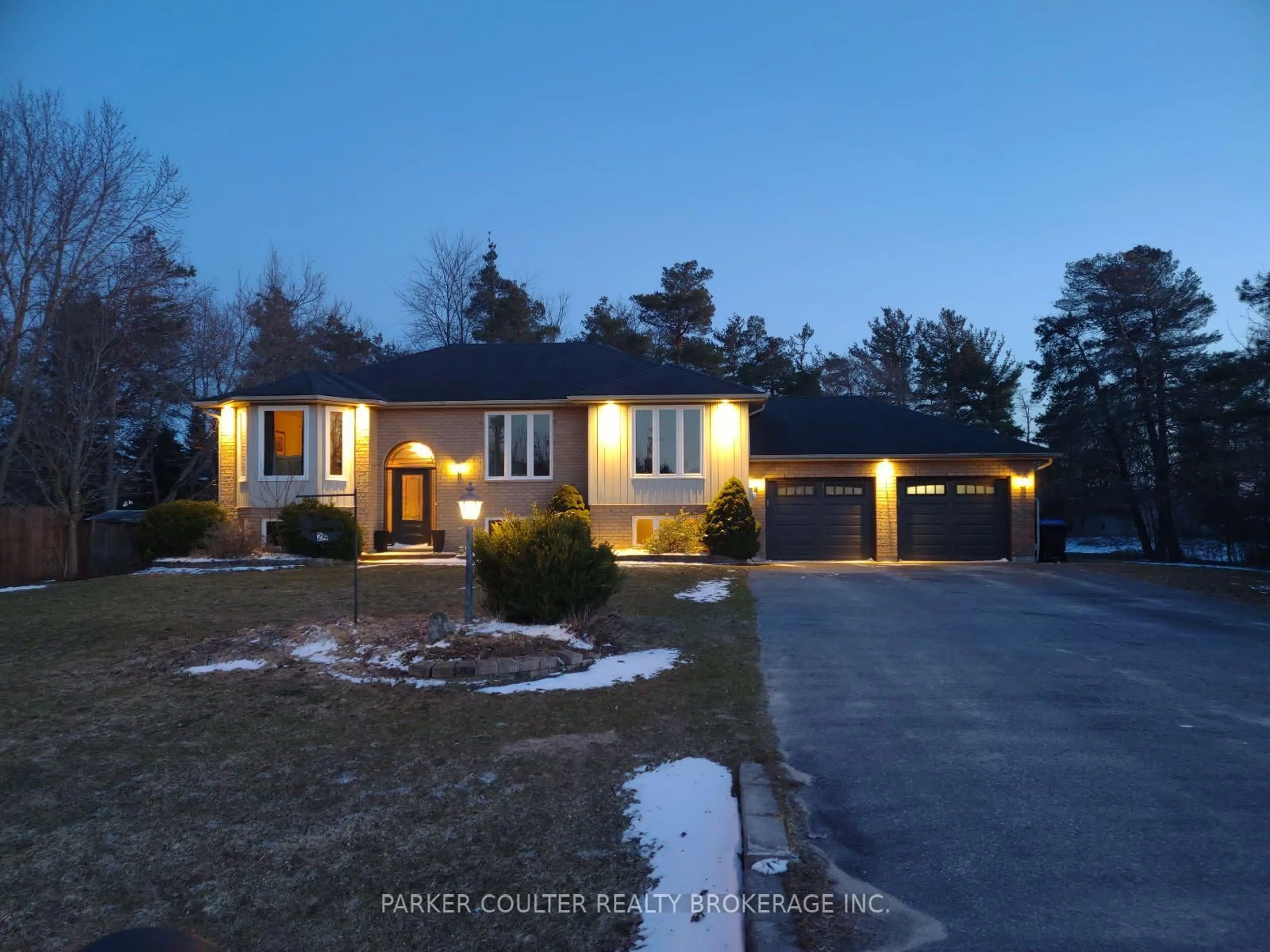 A pic from outside/outdoor area/front of a property/back of a property/a pic from drone, street for 24 Parr Blvd, Springwater Ontario L0M 1T0