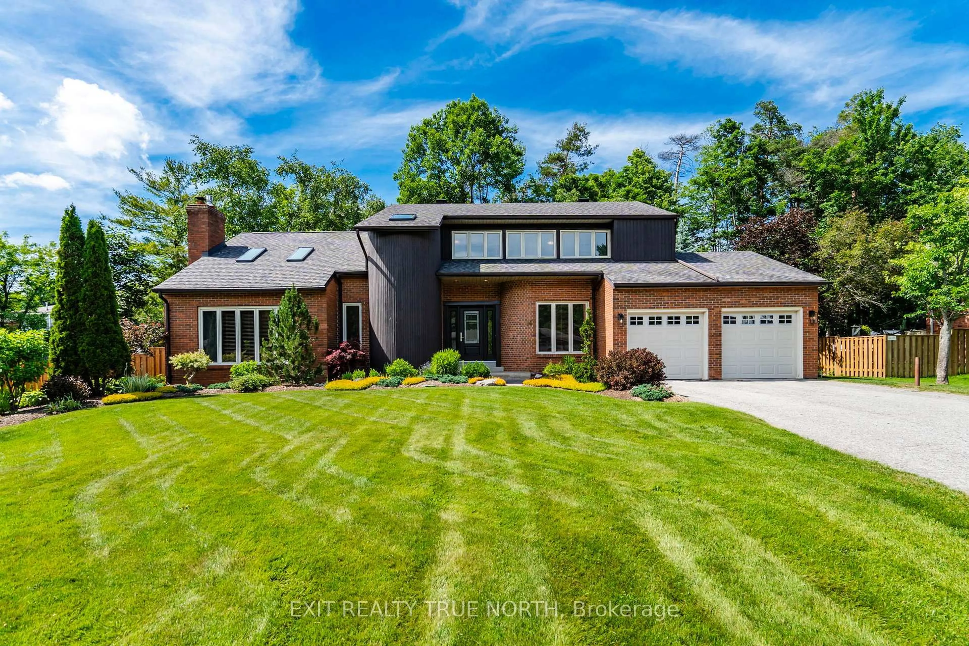 Home with brick exterior material, unknown for 14 Rosewood Ave, Springwater Ontario L9X 0P5