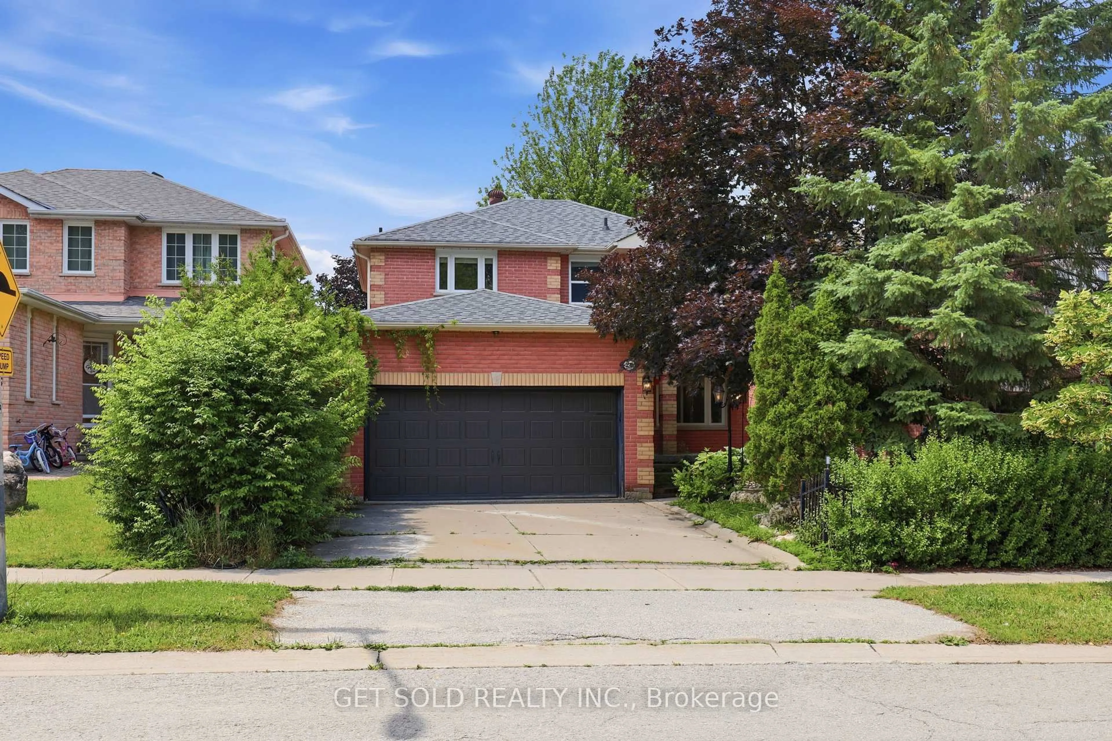 Home with brick exterior material, street for 28 Hawkins Dr, Barrie Ontario L4N 0A6