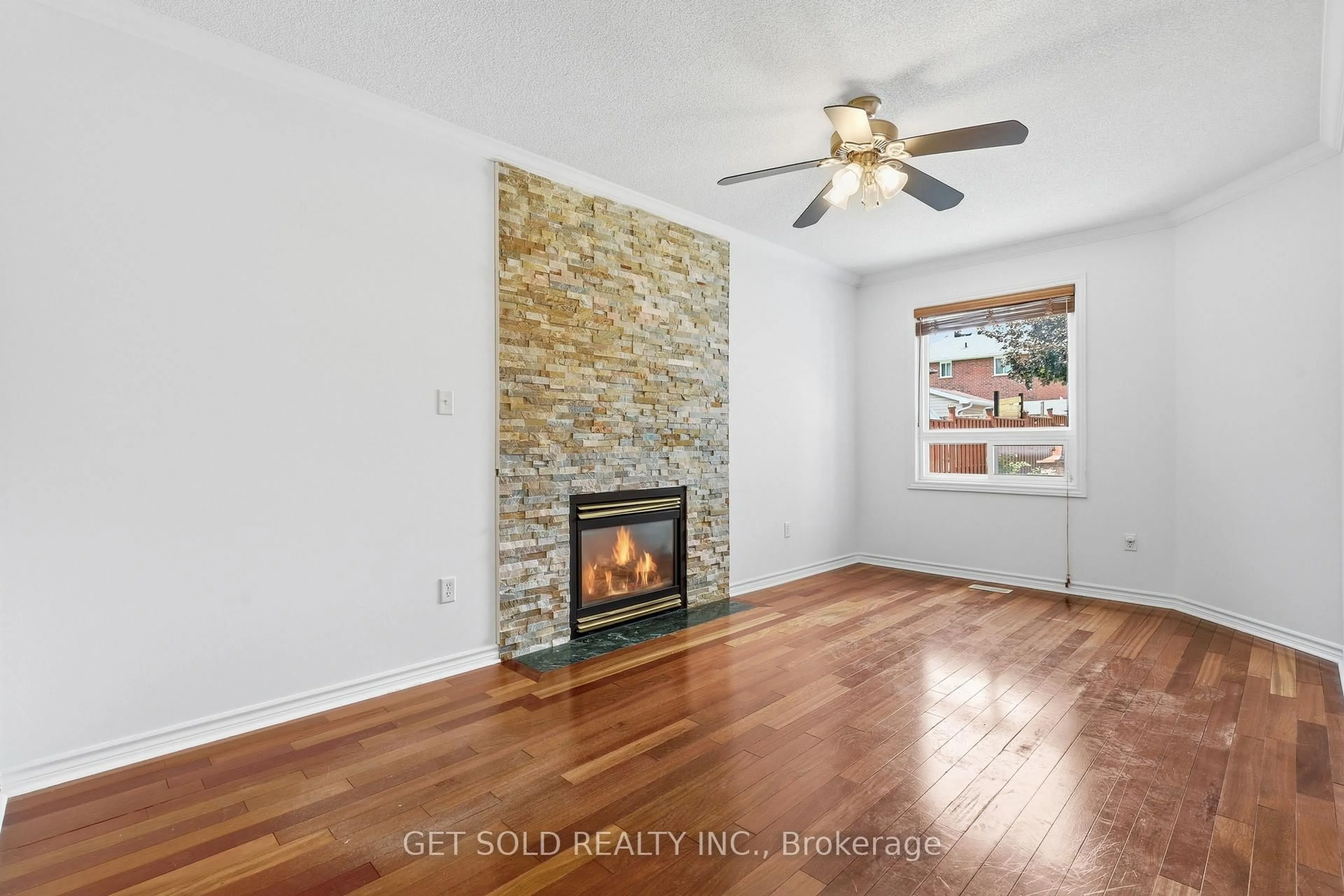 Unknown for 28 Hawkins Dr, Barrie Ontario L4N 0A6