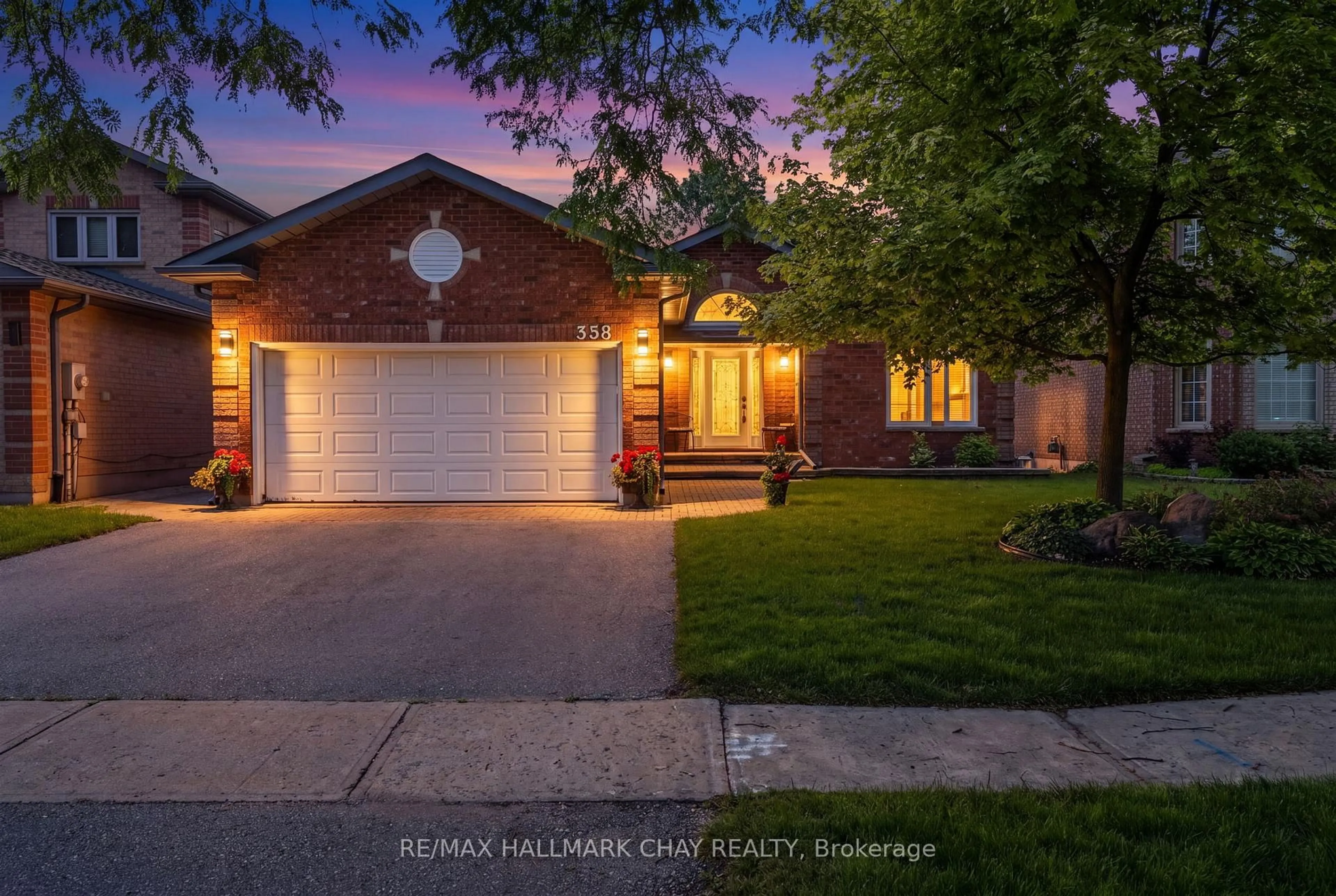 Home with brick exterior material, street for 358 Livingstone St, Barrie Ontario L4N 7K7