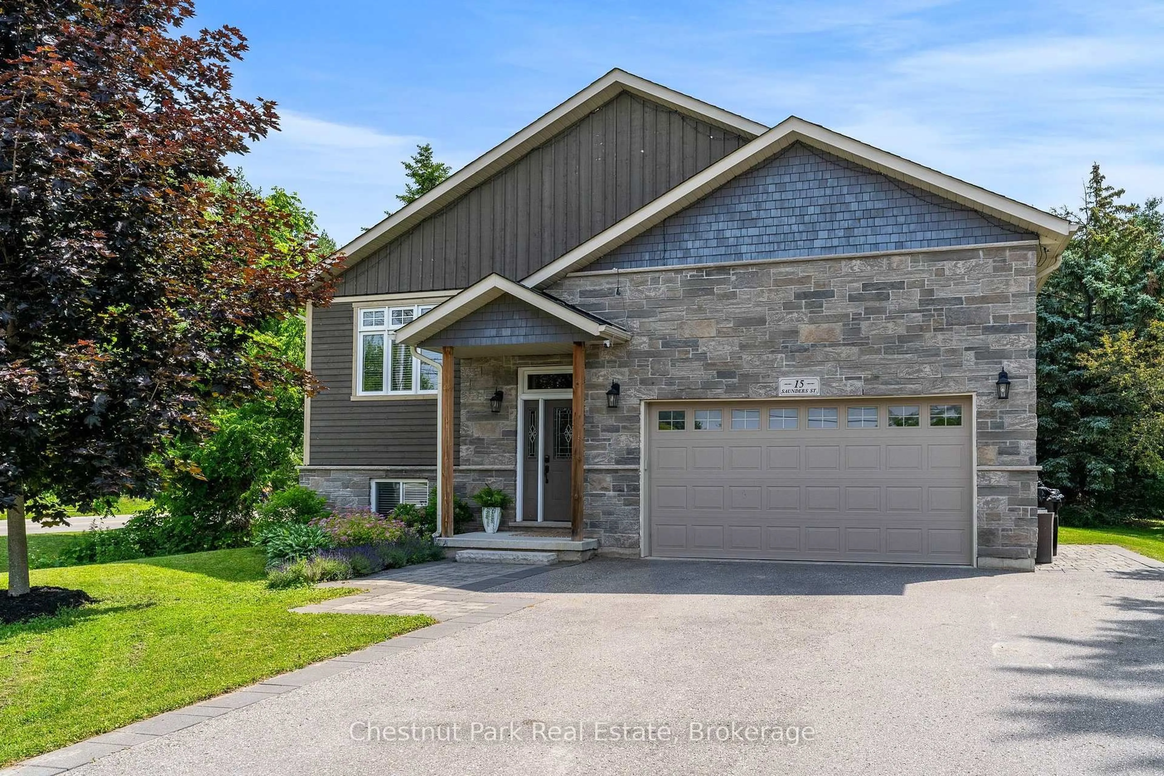 Home with brick exterior material, street for 15 Saunders St, Collingwood Ontario L9Y 0G2