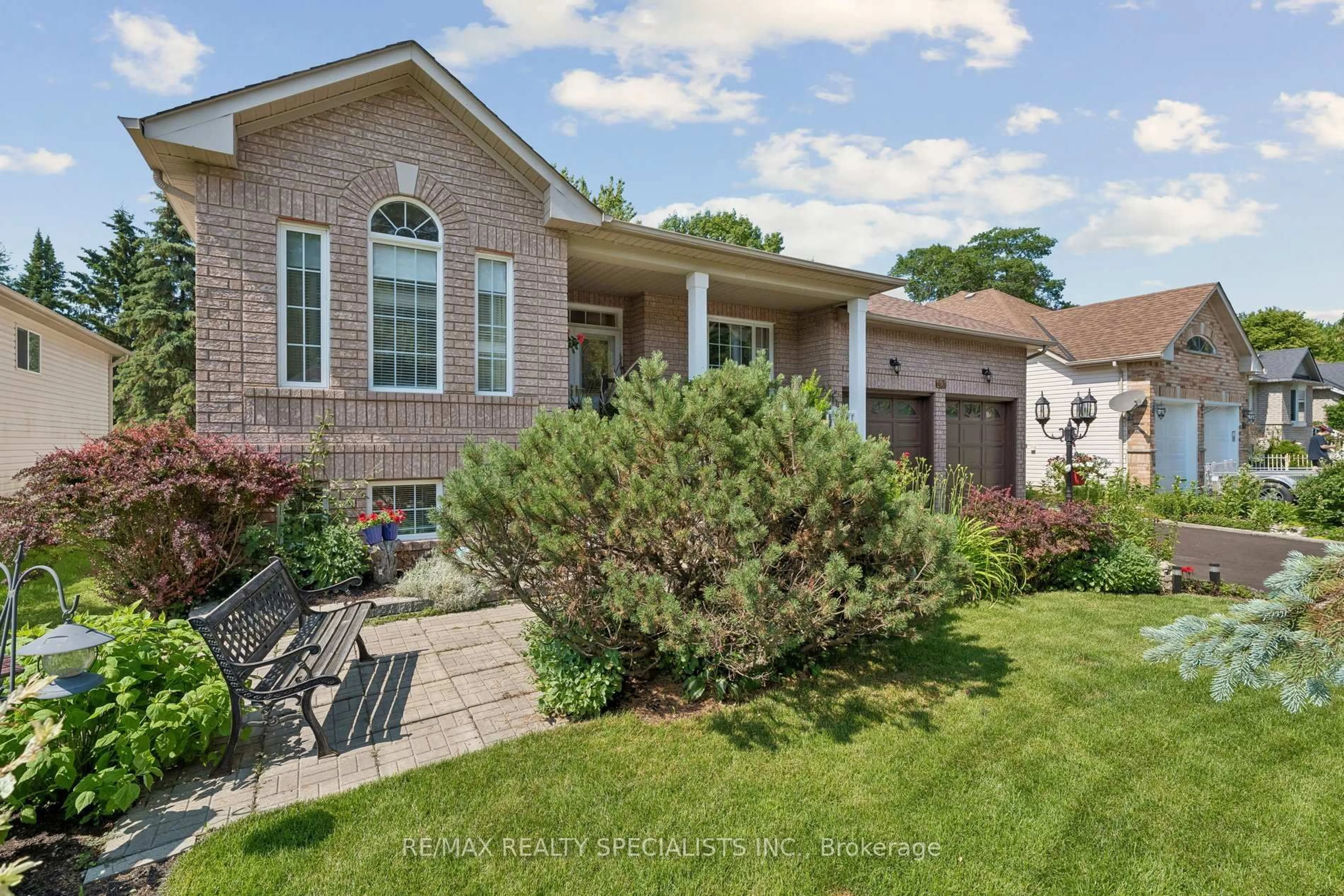 Home with brick exterior material, street for 43 Bush Cres, Wasaga Beach Ontario L9Z 1N1