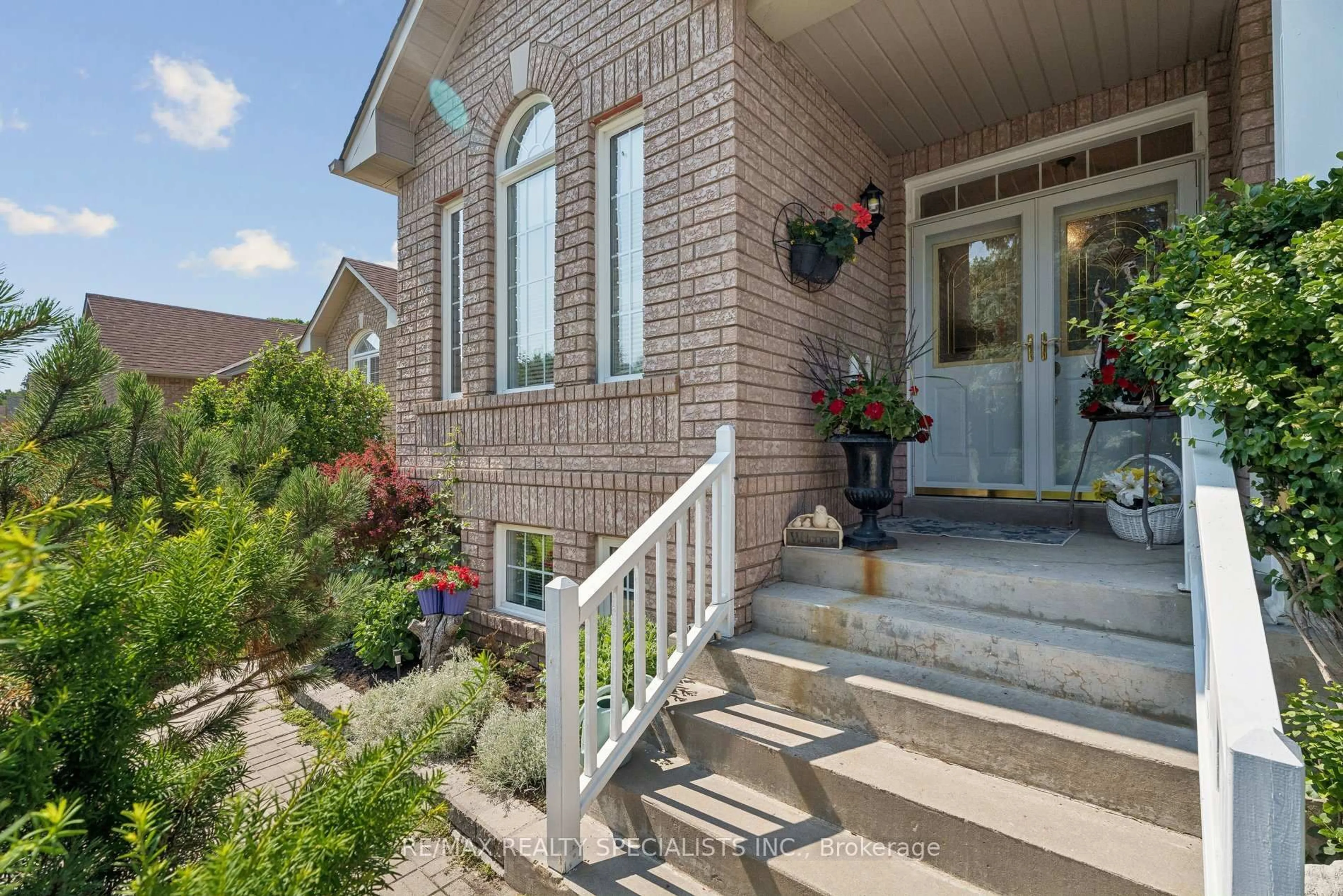 Home with brick exterior material, street for 43 Bush Cres, Wasaga Beach Ontario L9Z 1N1