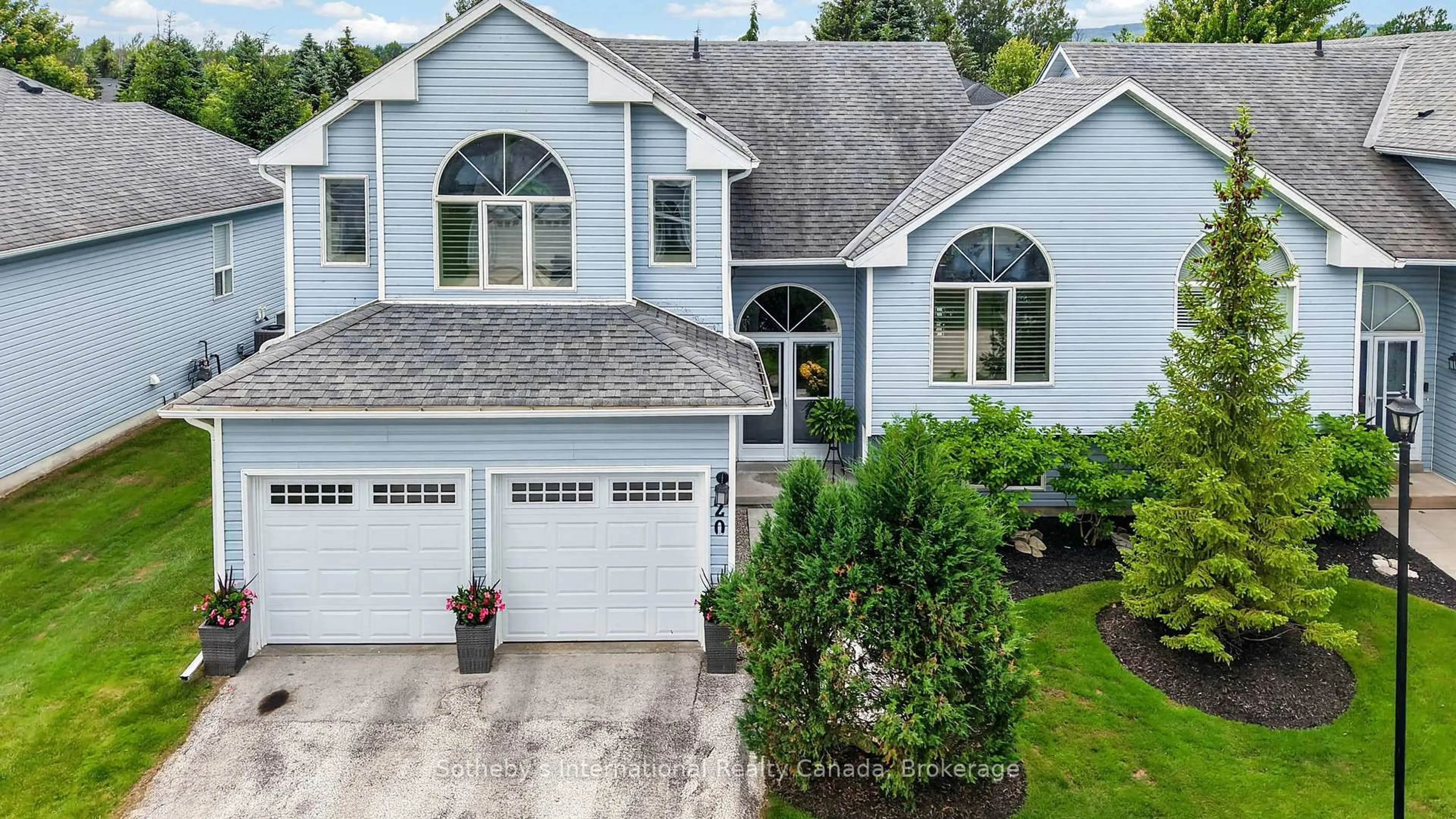 A pic from outside/outdoor area/front of a property/back of a property/a pic from drone, street for 20 Sundial Crt, Collingwood Ontario L9Y 5E4