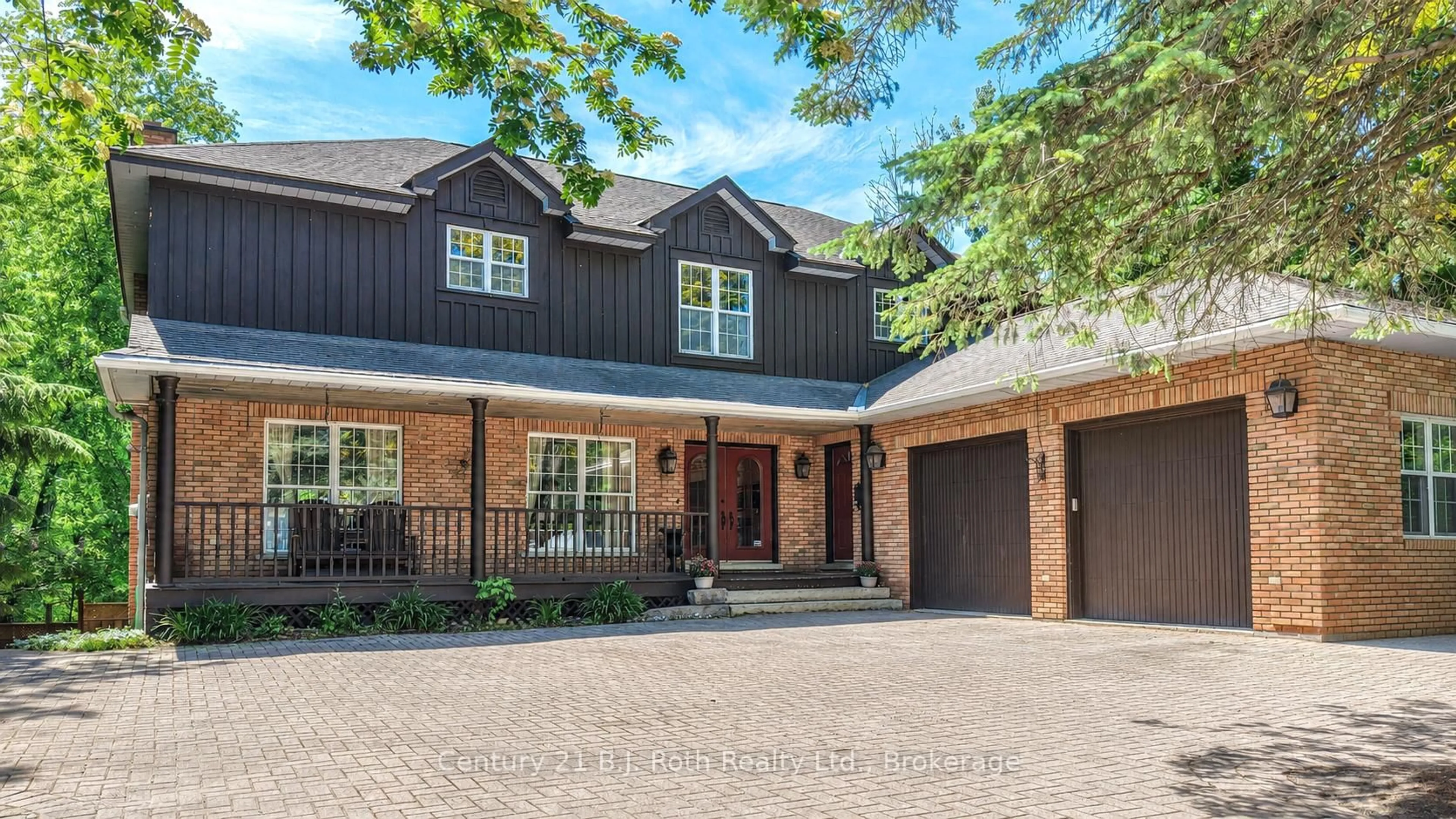 Home with brick exterior material, street for 403 Bay St, Orillia Ontario L3V 3X5