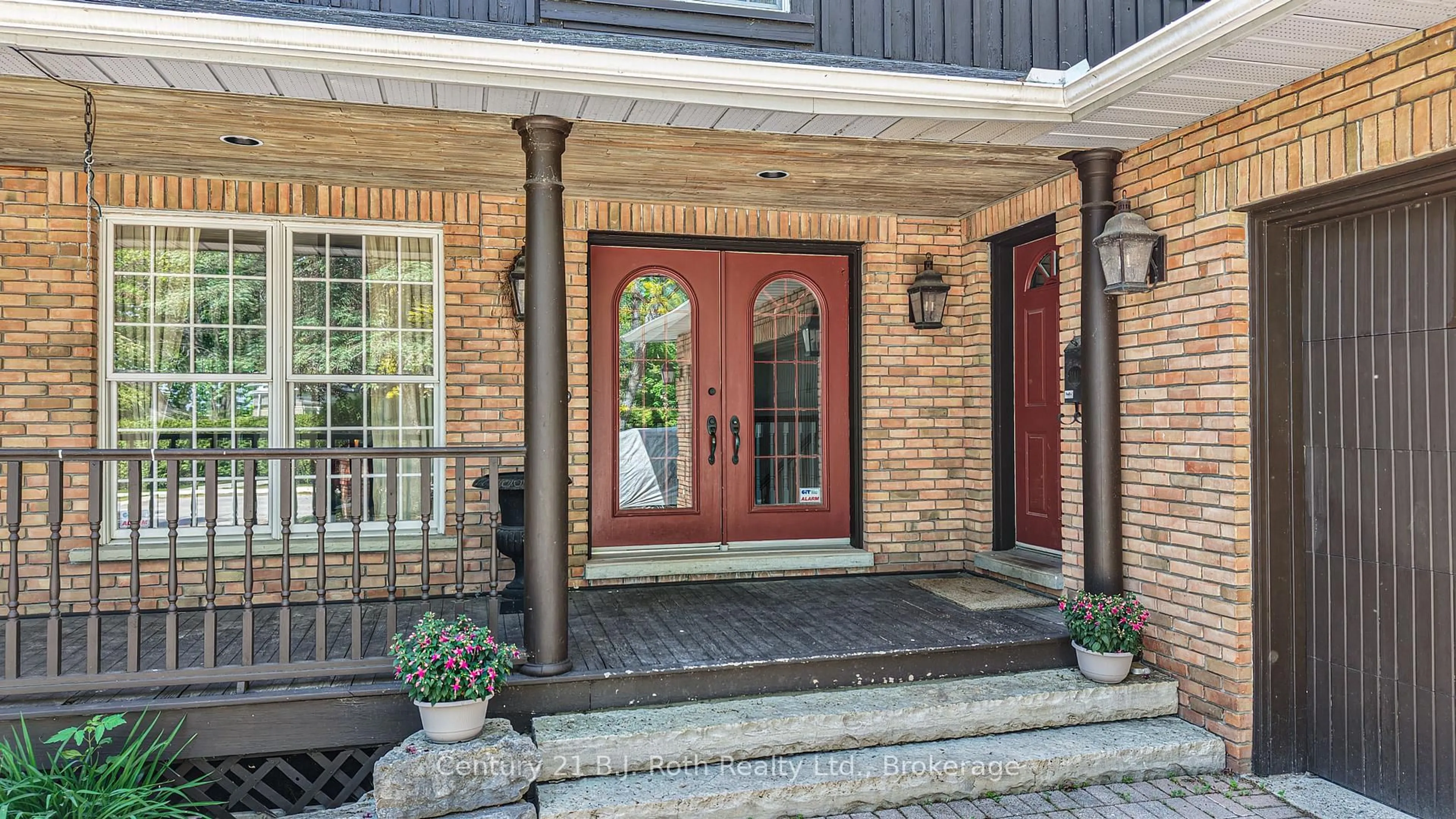 Home with brick exterior material, street for 403 Bay St, Orillia Ontario L3V 3X5