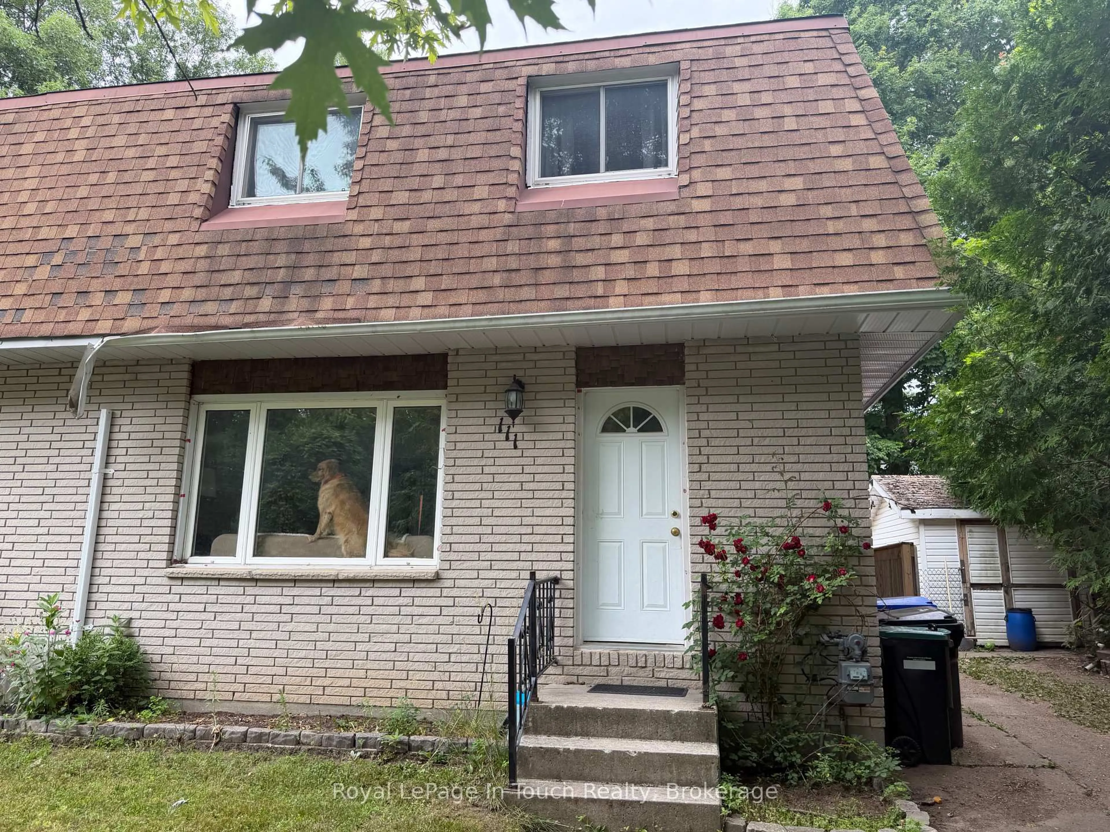 Home with vinyl exterior material, street for 111 Burke St, Penetanguishene Ontario L9M 1B2