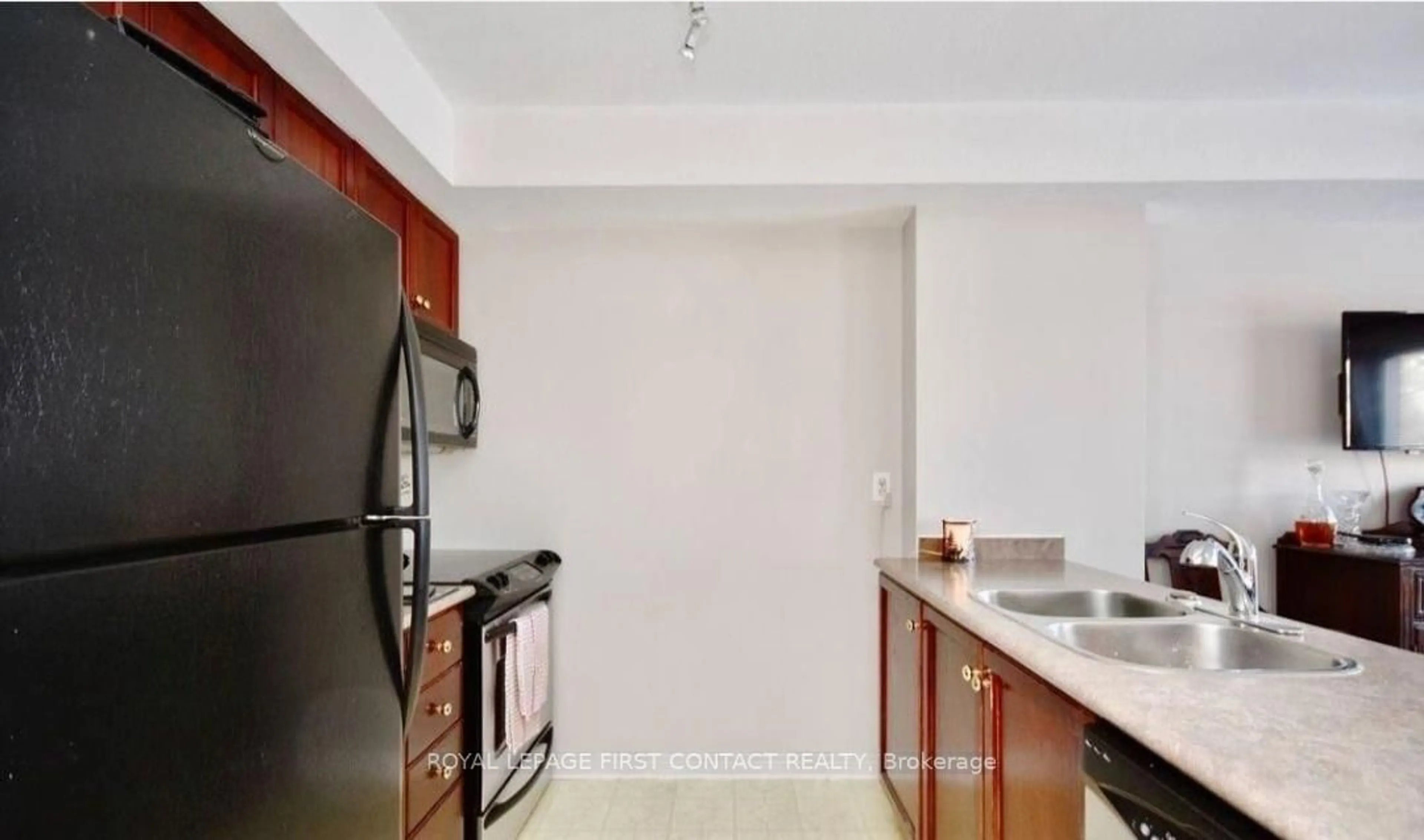 Standard kitchen, unknown for 88 Michael Cres, Barrie Ontario L4M 7C9