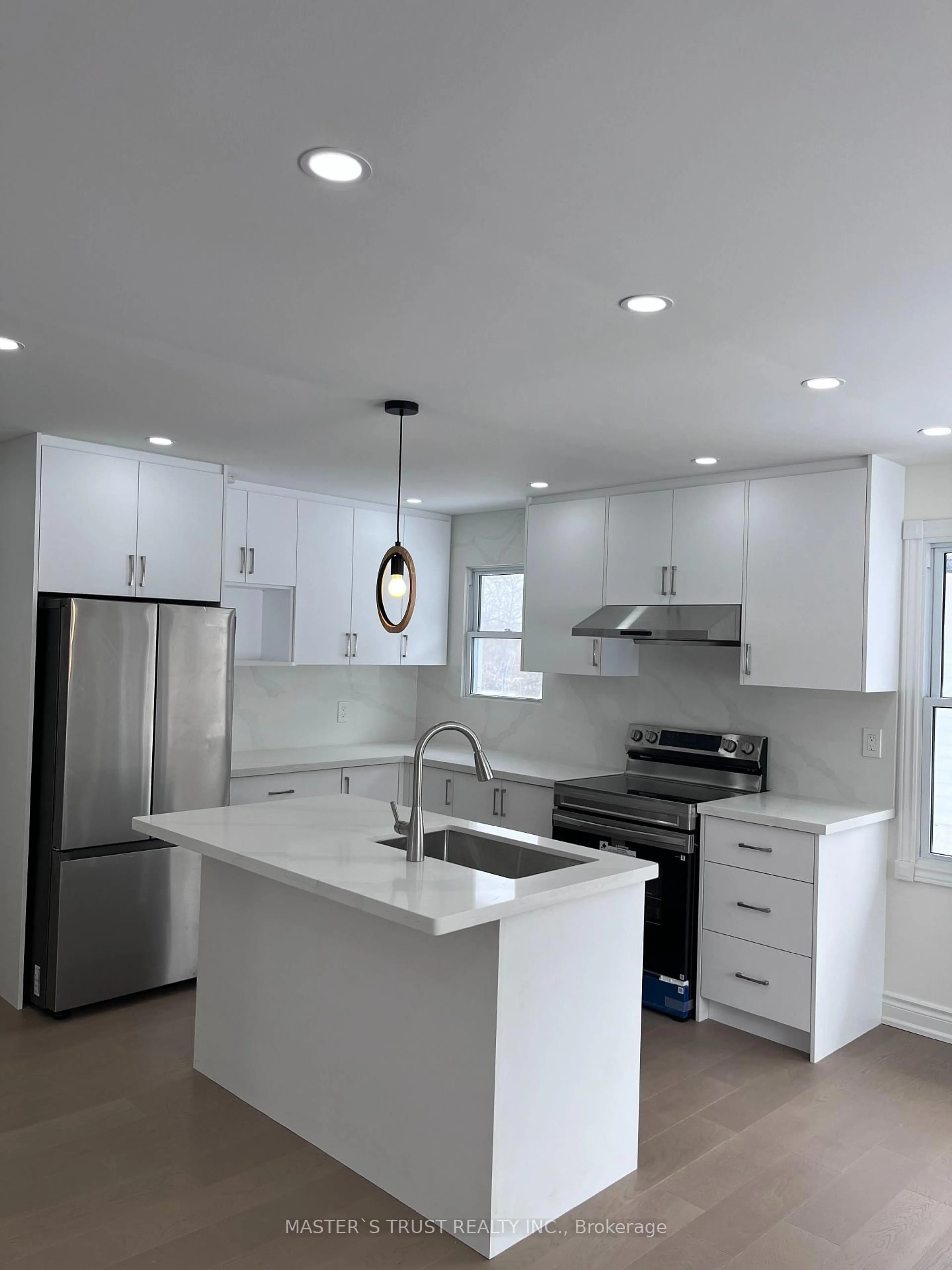 Open concept kitchen, unknown for 3965 Hilltop Rd, Ramara Ontario L3V 6H7