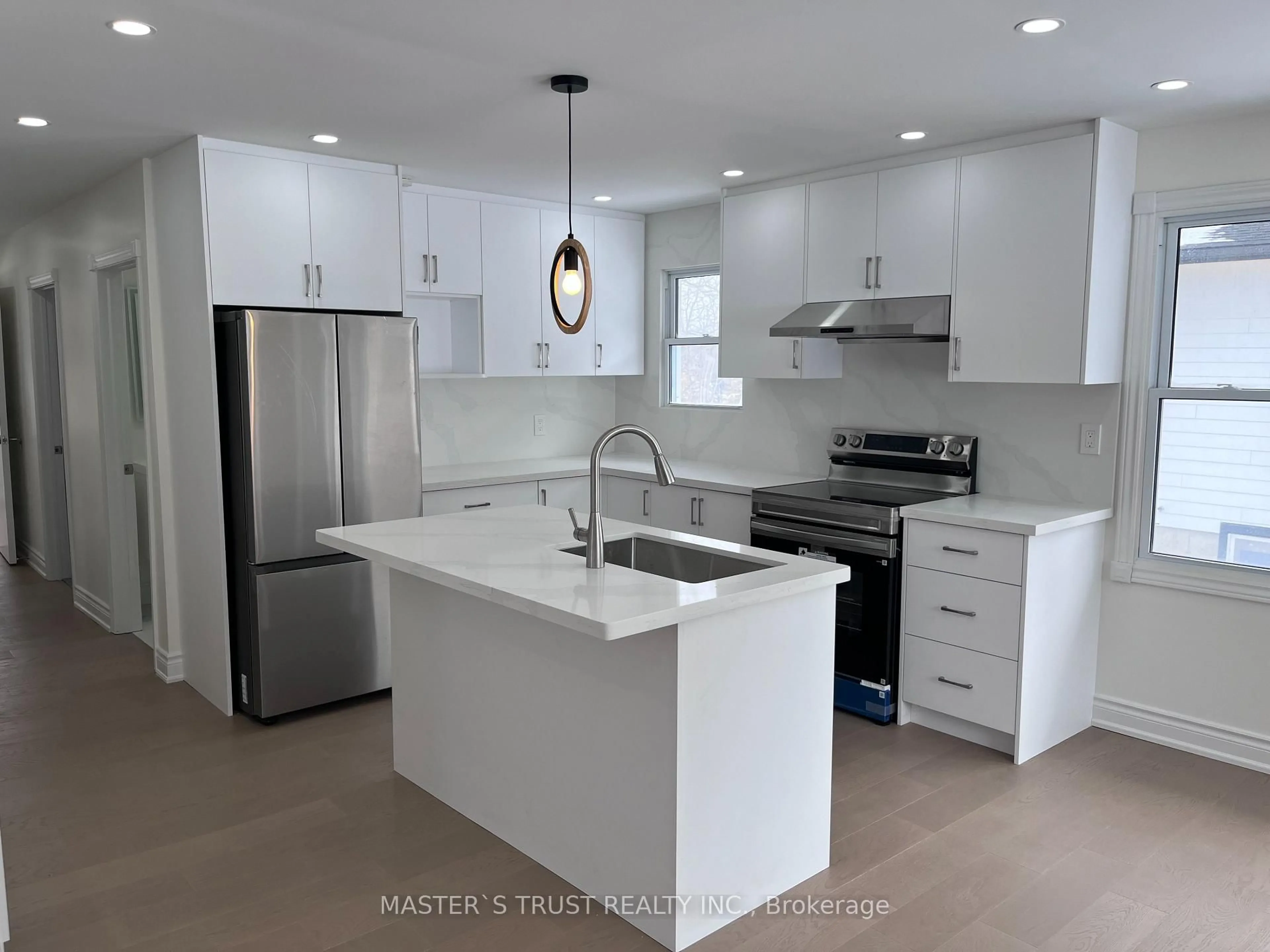 Open concept kitchen, ceramic/tile floor for 3965 Hilltop Rd, Ramara Ontario L3V 6H7