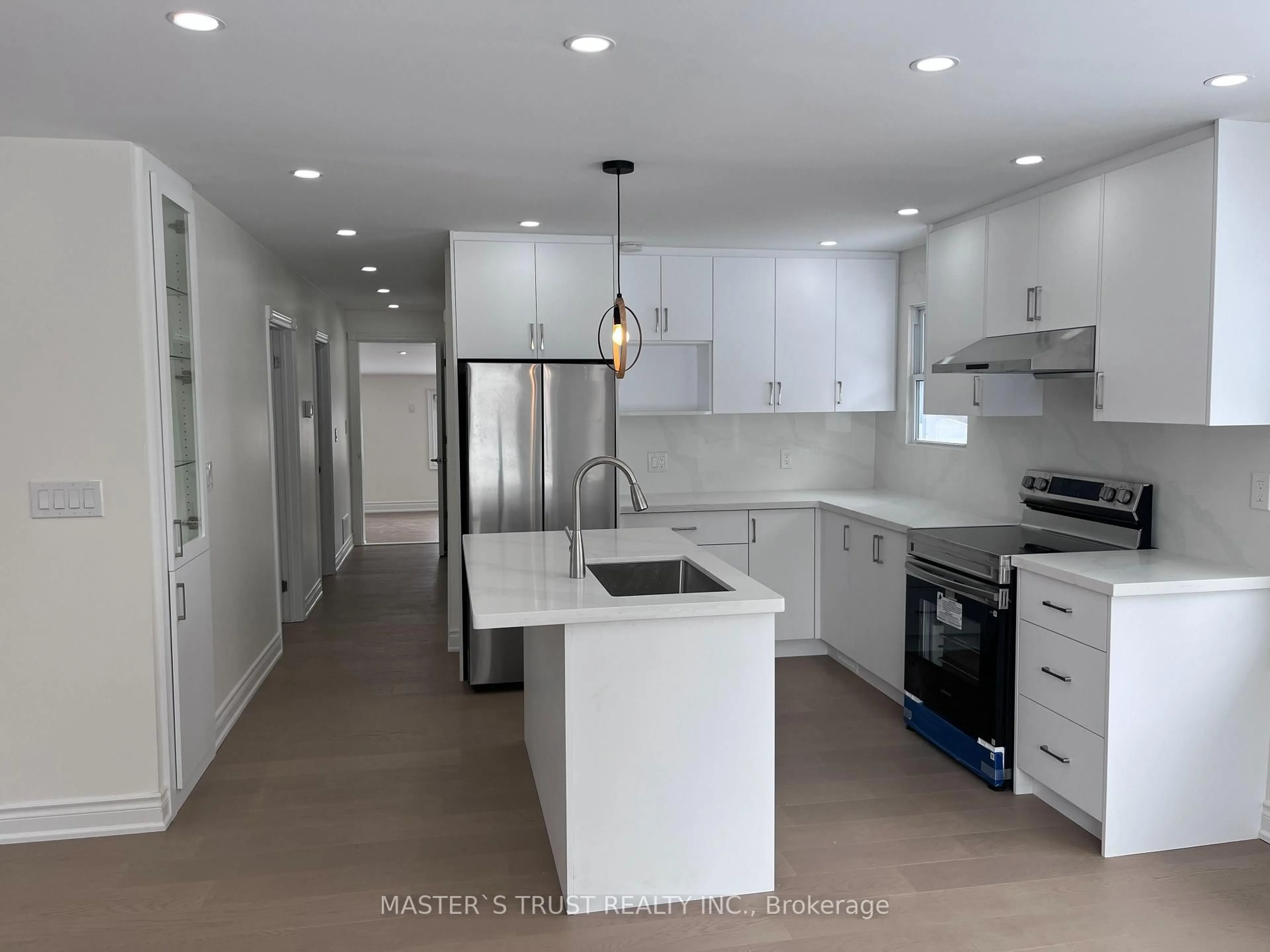 Open concept kitchen, ceramic/tile floor for 3965 Hilltop Rd, Ramara Ontario L3V 6H7