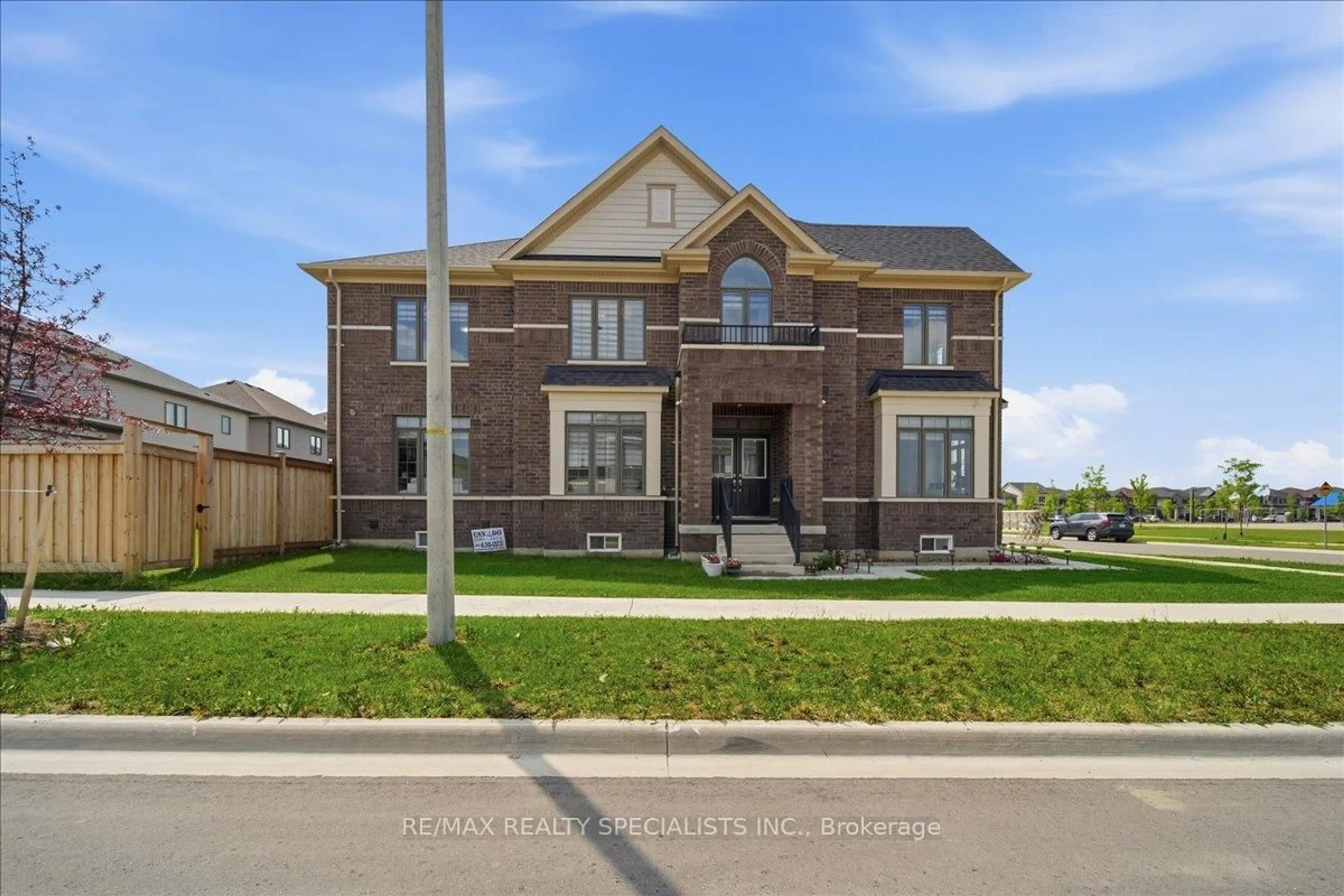 Home with brick exterior material, street for 120 Durham Ave, Barrie Ontario L9J 0L8