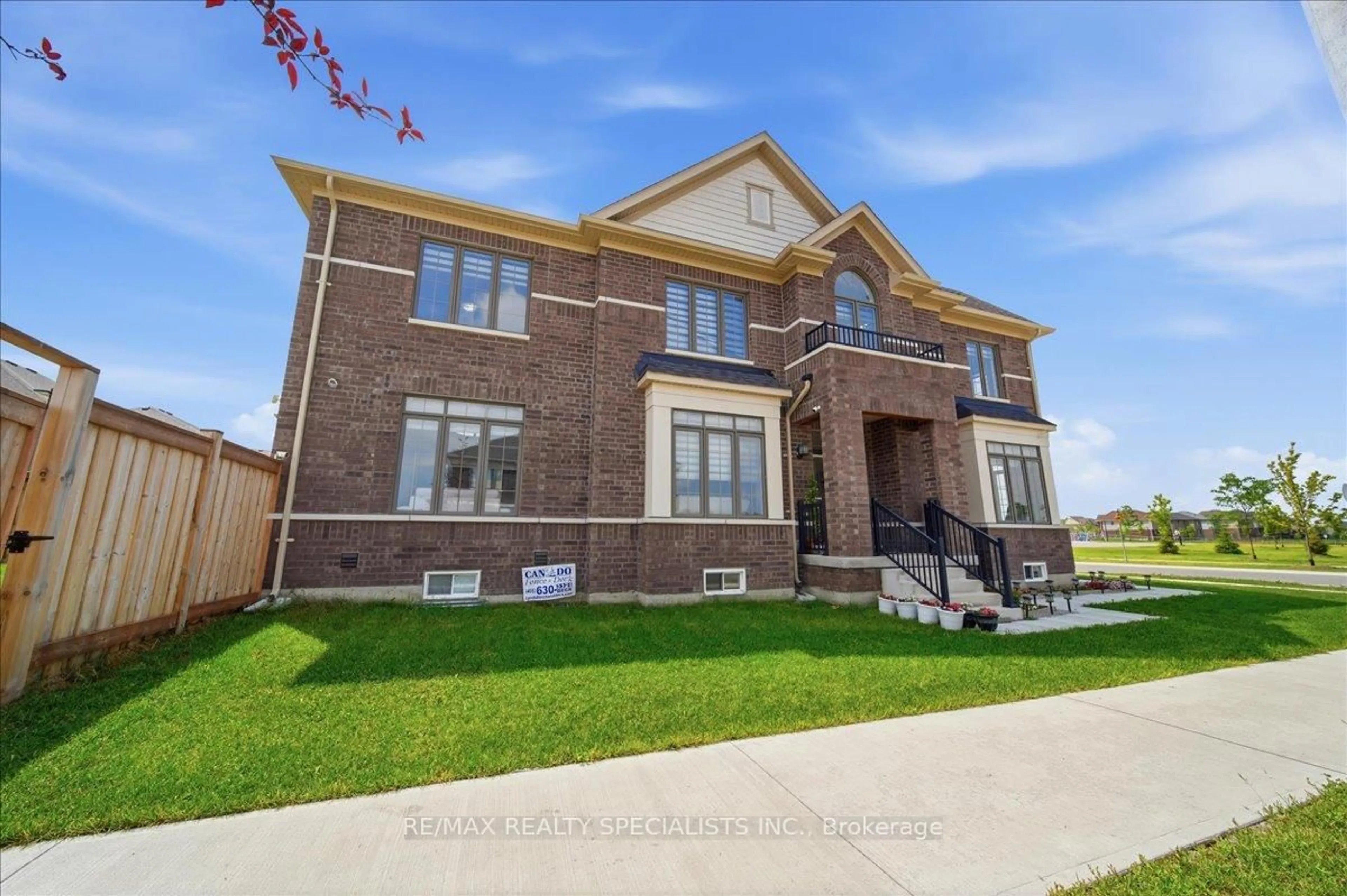 Home with brick exterior material, building for 120 Durham Ave, Barrie Ontario L9J 0L8