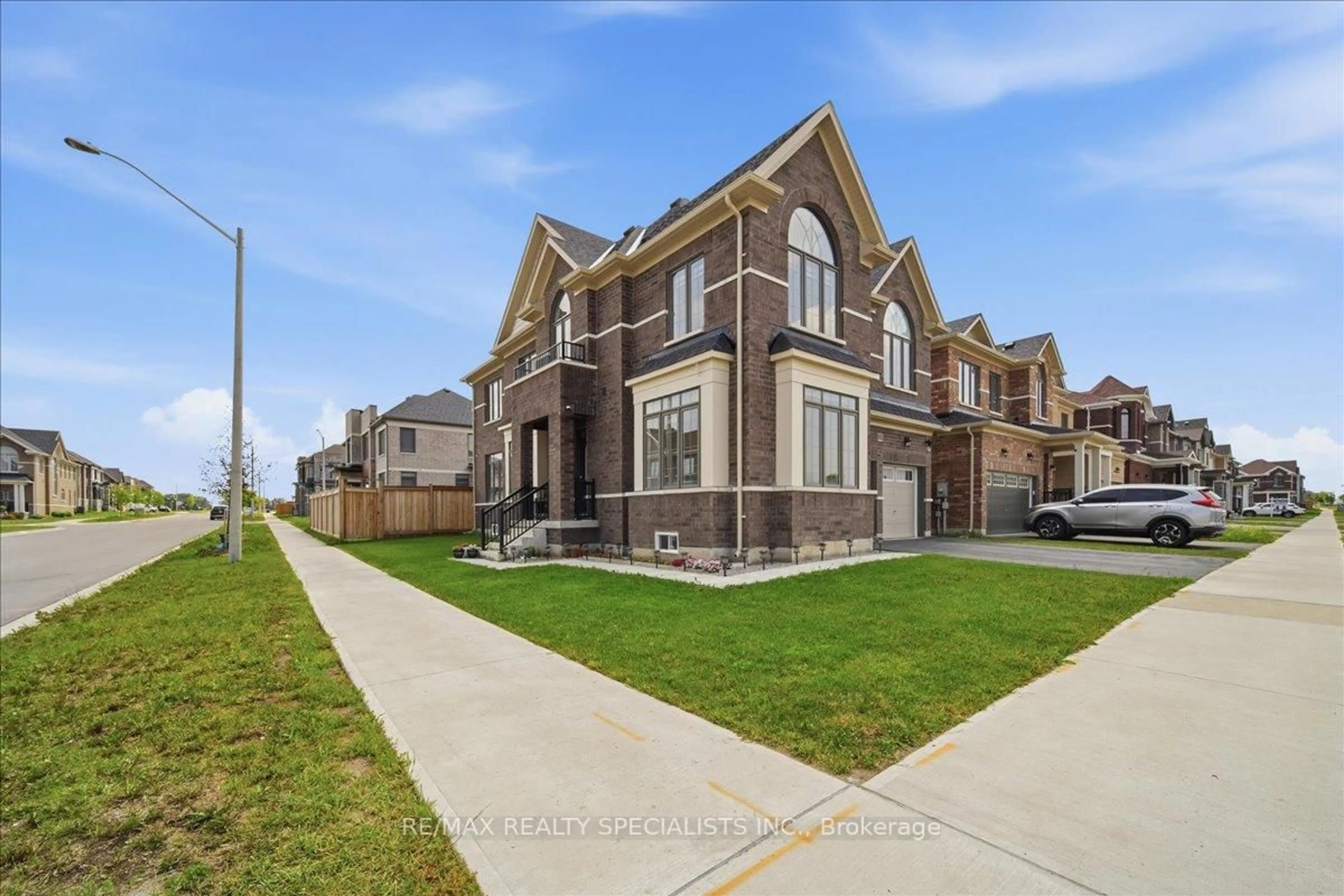 Home with brick exterior material, street for 120 Durham Ave, Barrie Ontario L9J 0L8