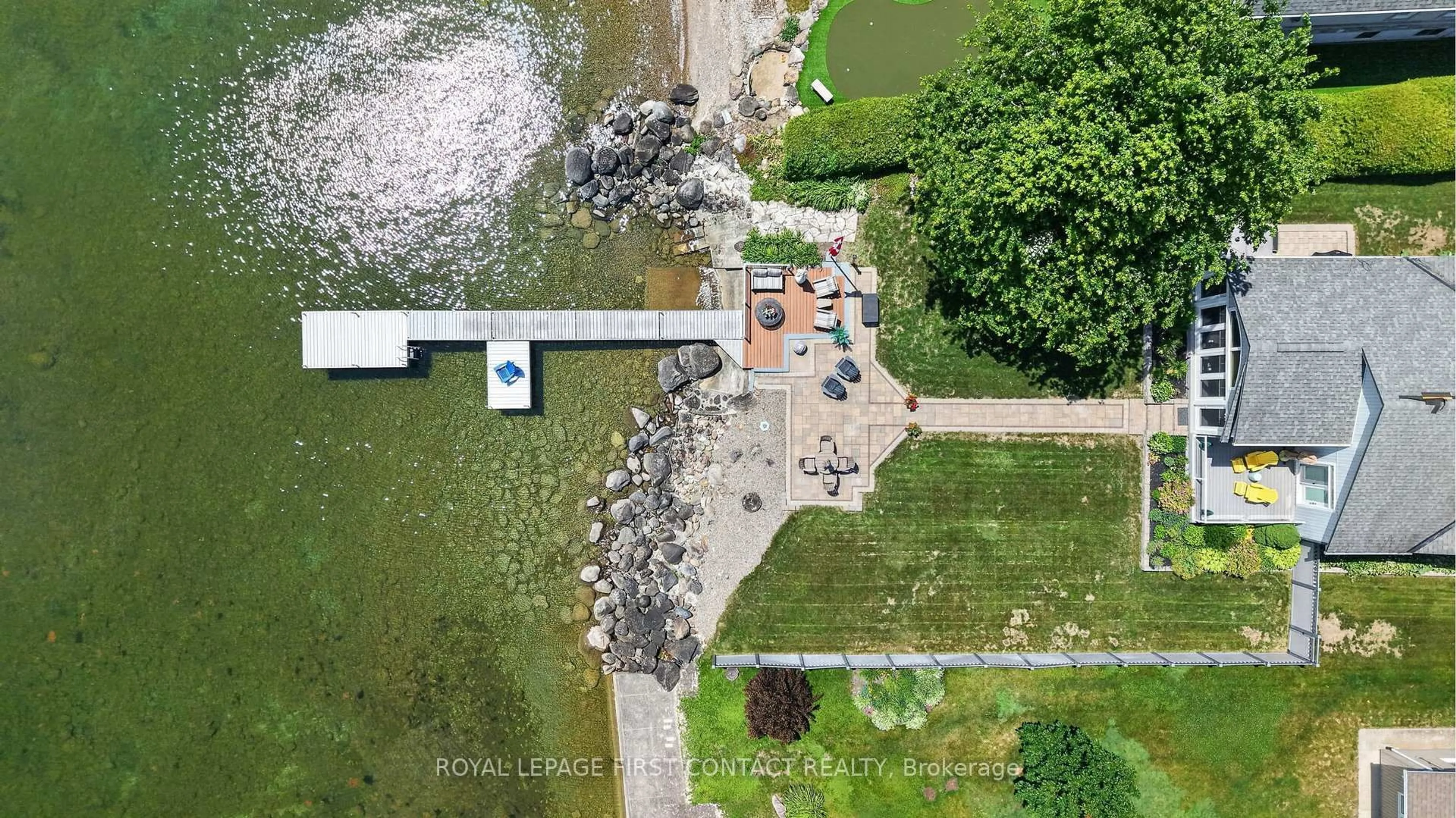 A pic from outside/outdoor area/front of a property/back of a property/a pic from drone, unknown for 167 Lakeshore Rd, Oro-Medonte Ontario L0L 2E0