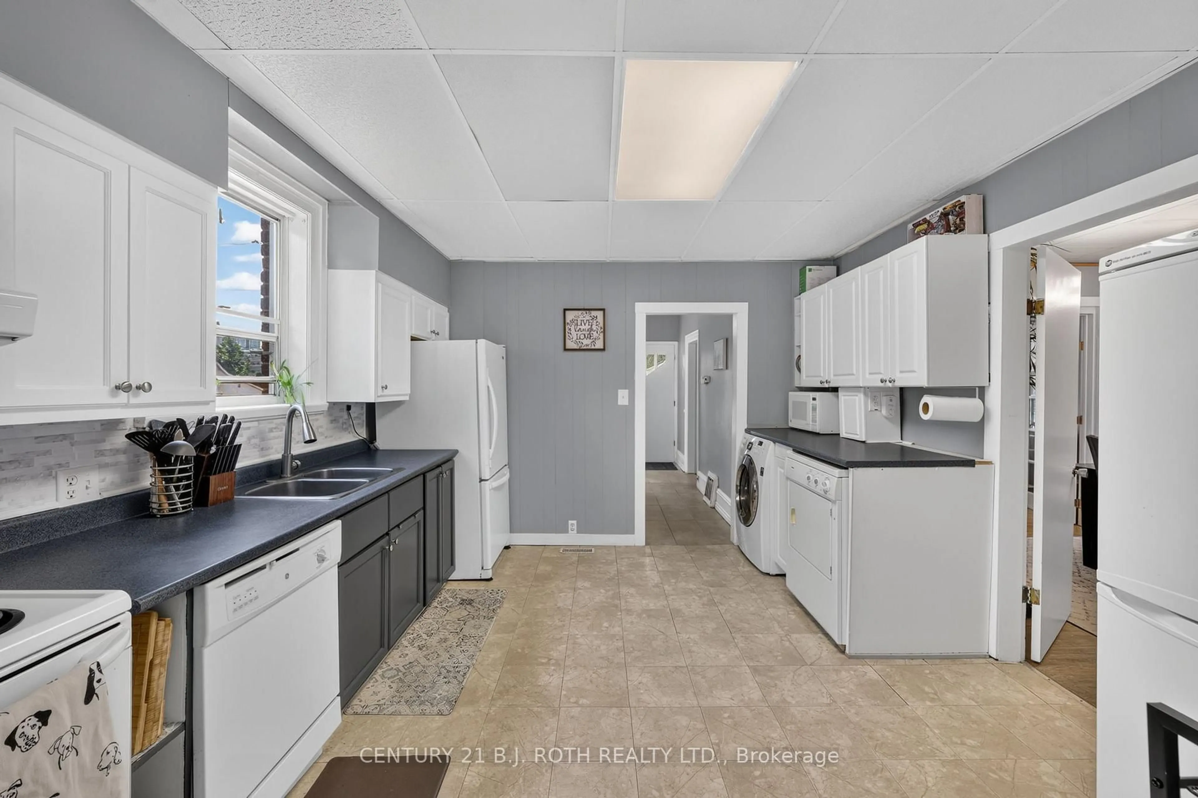 Unknown for 232 Mary St, Orillia Ontario L3V 7Y7
