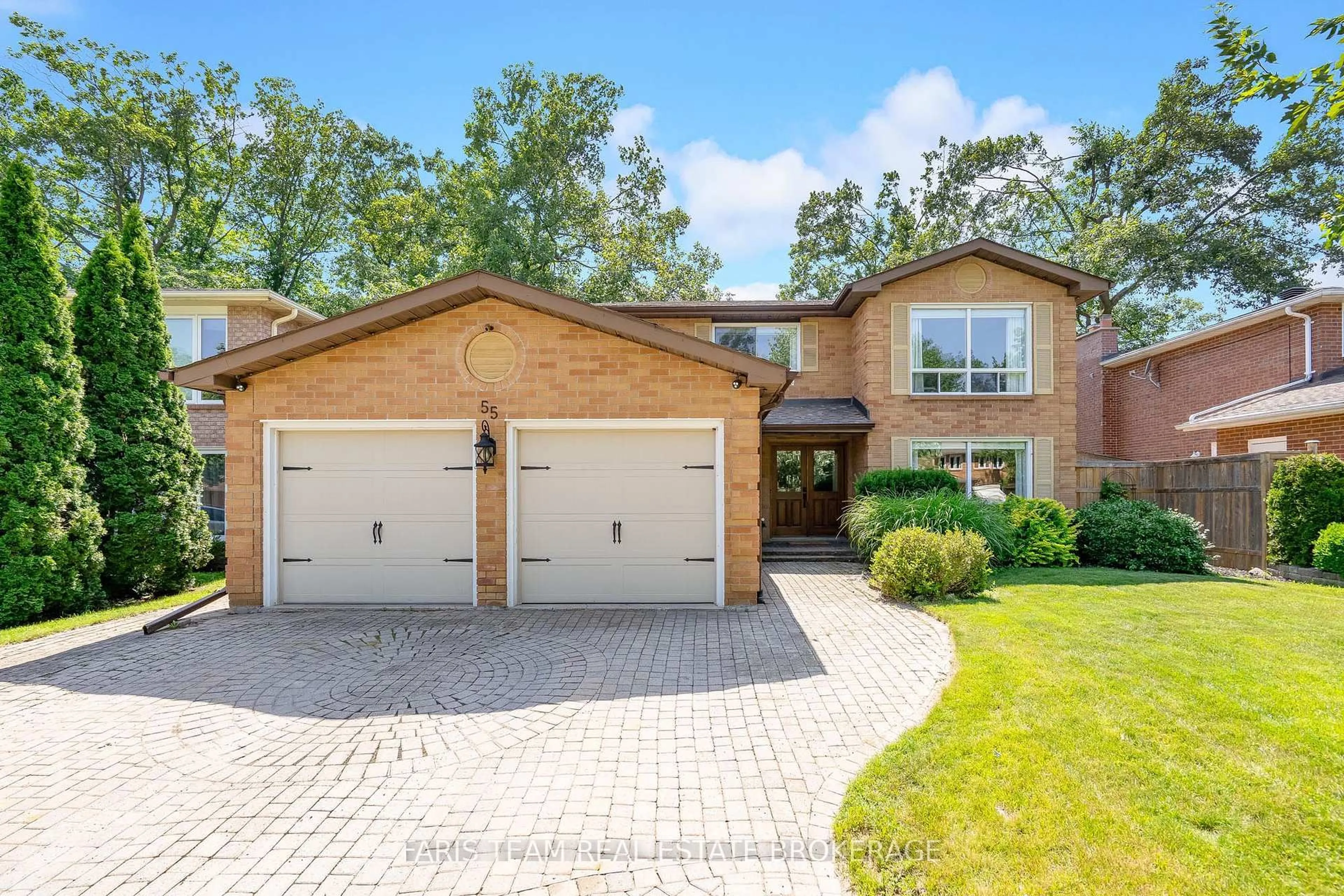 Home with brick exterior material, street for 55 Oakridge Dr, Barrie Ontario L4N 5N6