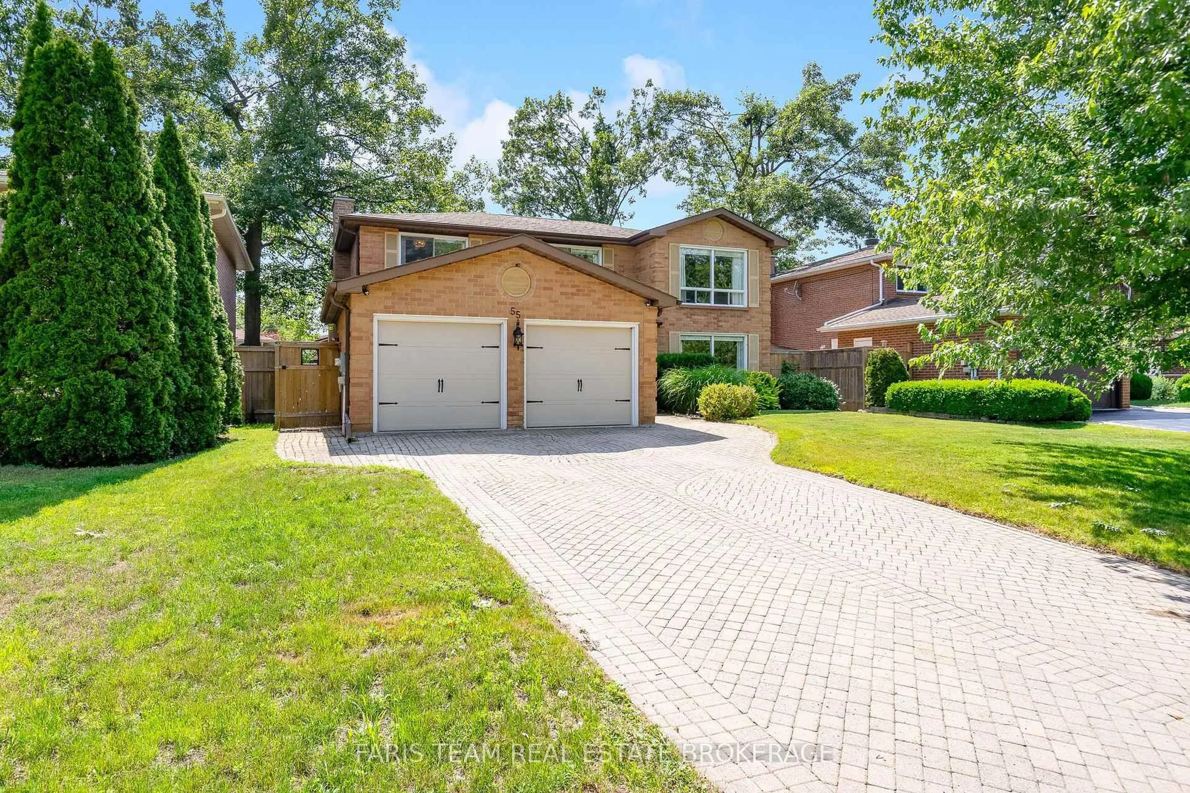 Home with brick exterior material, street for 55 Oakridge Dr, Barrie Ontario L4N 5N6