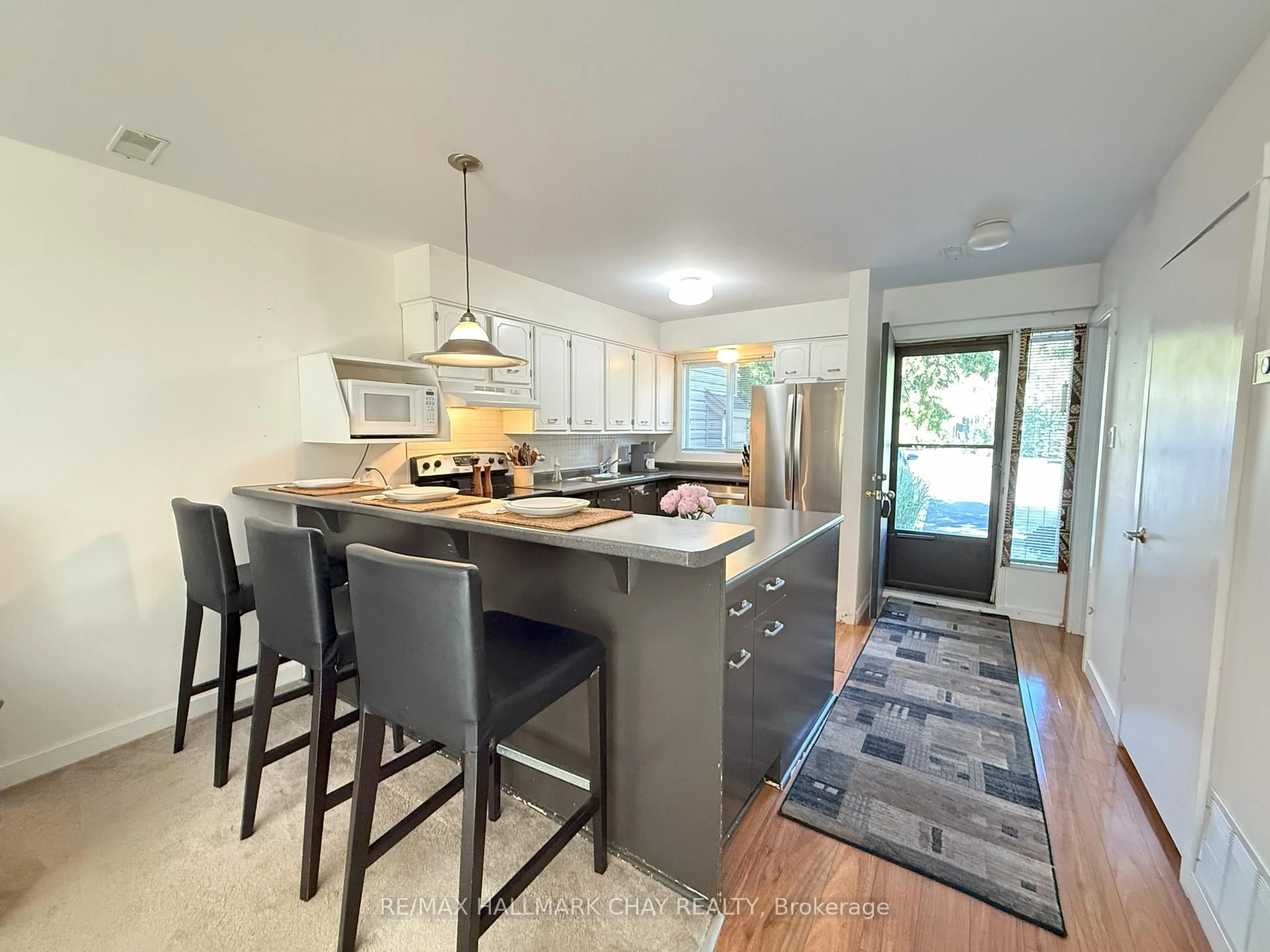 Open concept kitchen, unknown for 128 Escarpment Cres #18, Collingwood Ontario L9Y 5B4
