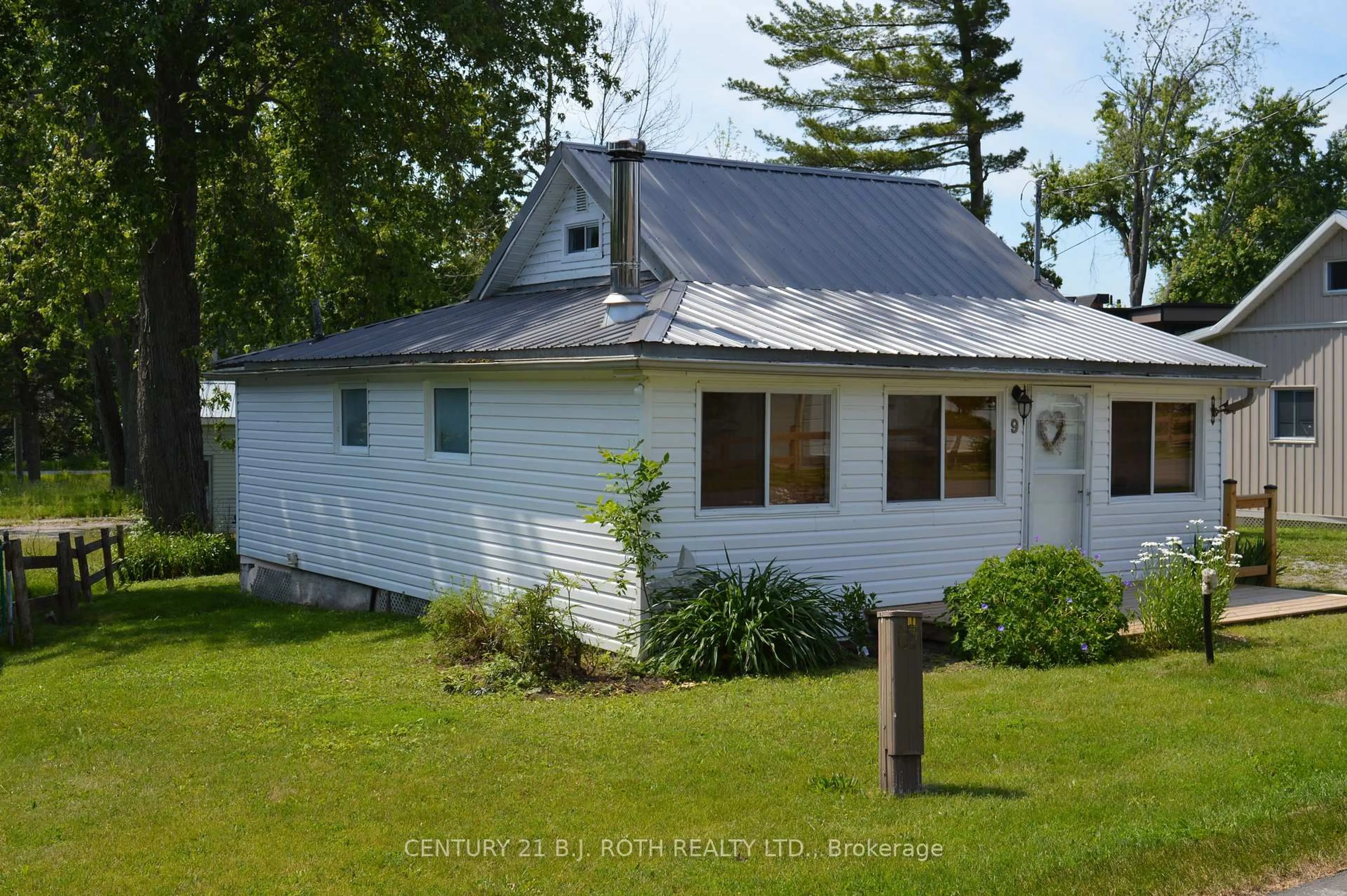 Unknown for 9 Ridge Ave, Ramara Ontario L0K 1B0