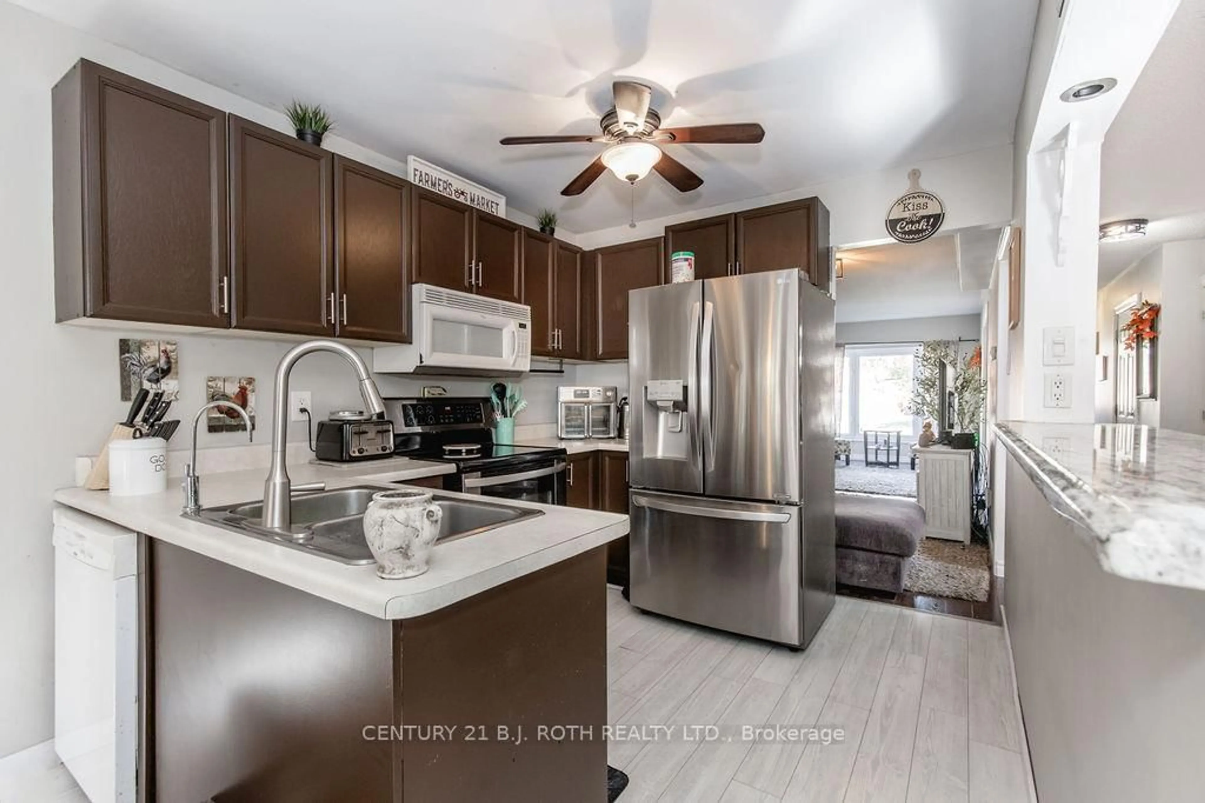 Open concept kitchen, ceramic/tile floor for 99 CARDINAL St, Barrie Ontario L4M 6G1