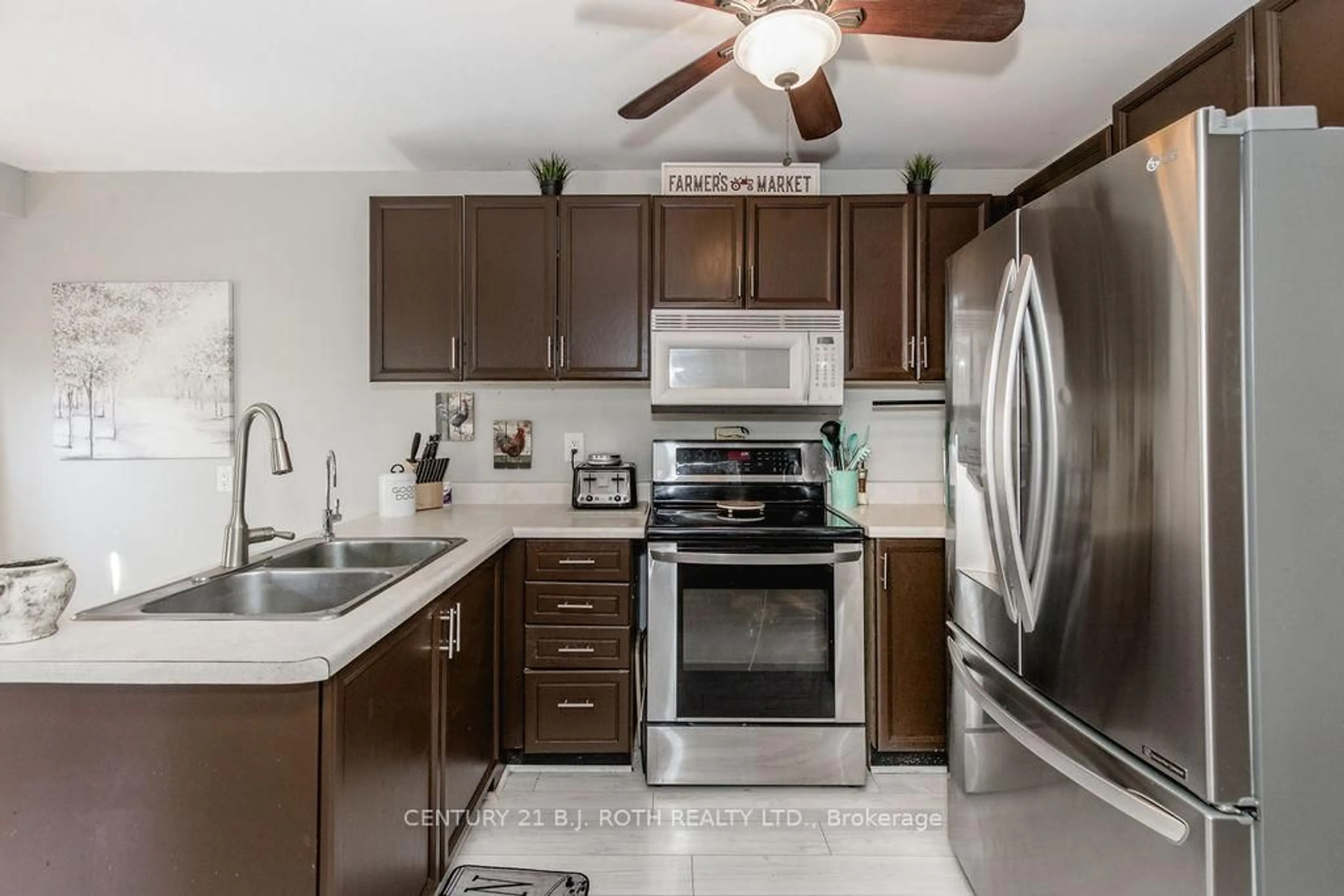 Standard kitchen, ceramic/tile floor for 99 CARDINAL St, Barrie Ontario L4M 6G1